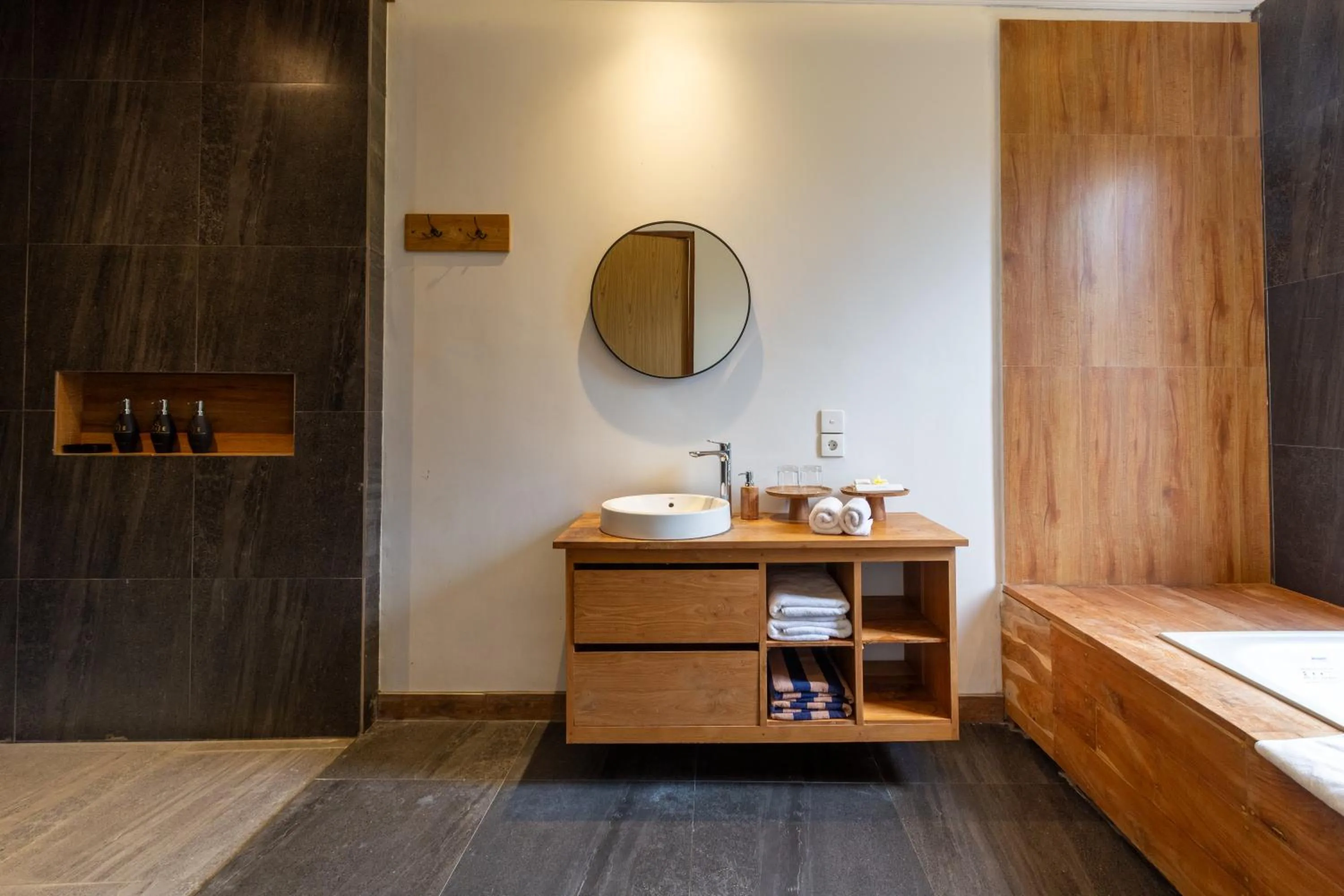 Bathroom in Bije Boutique & Gallery