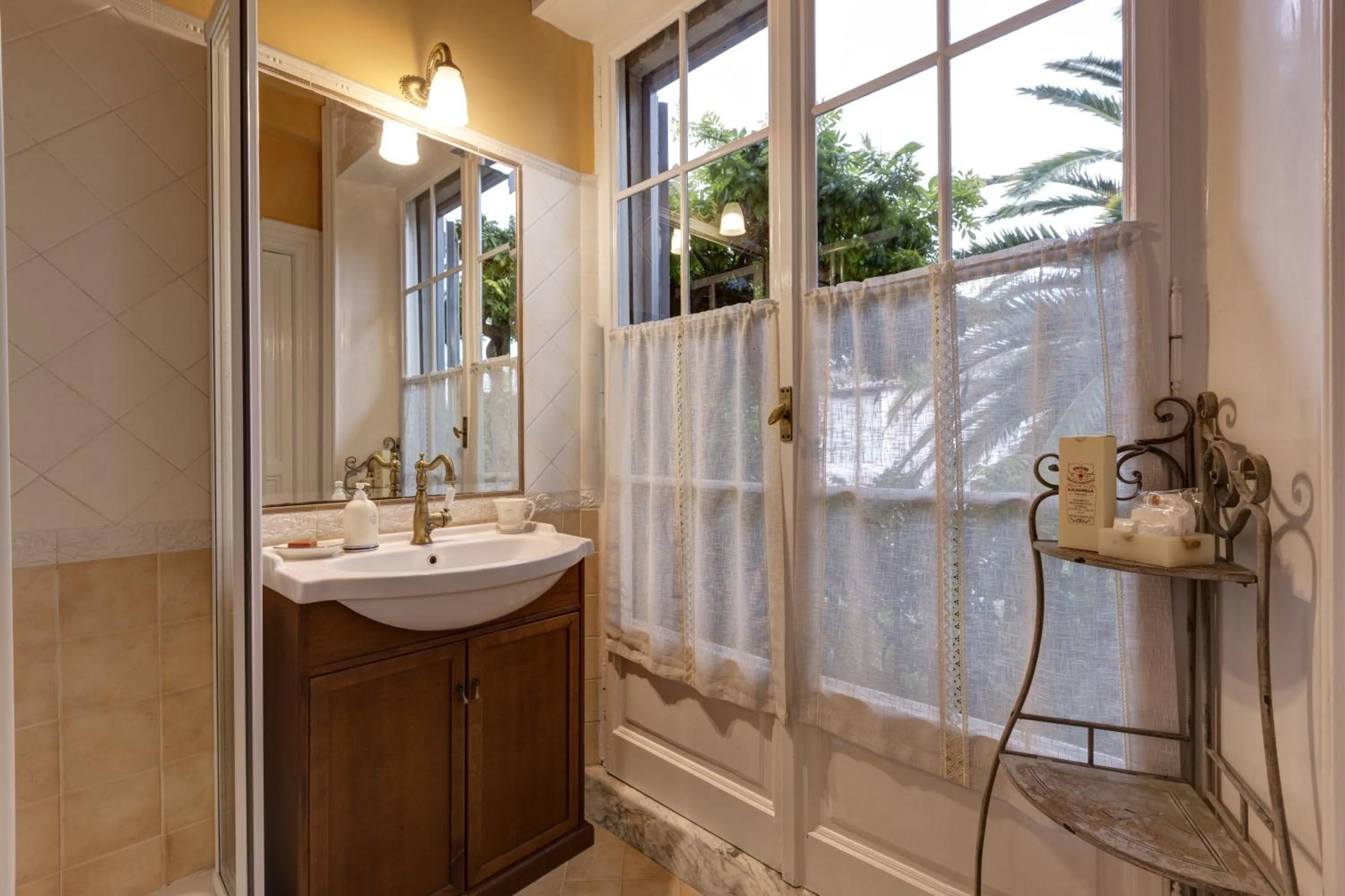 Day in Episcopo Lipinsky Luxury Suites