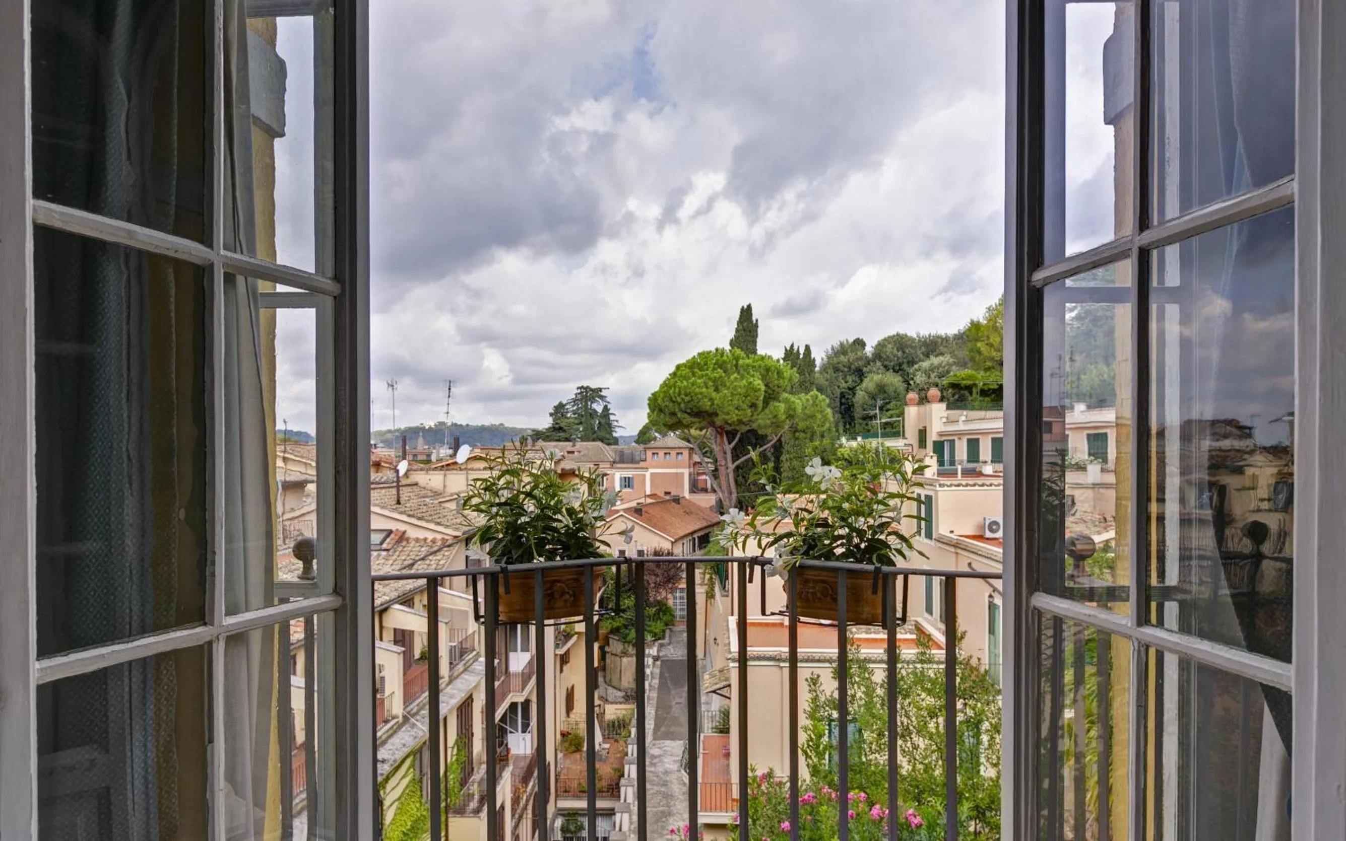 Photo of the whole room in Episcopo Lipinsky Luxury Suites