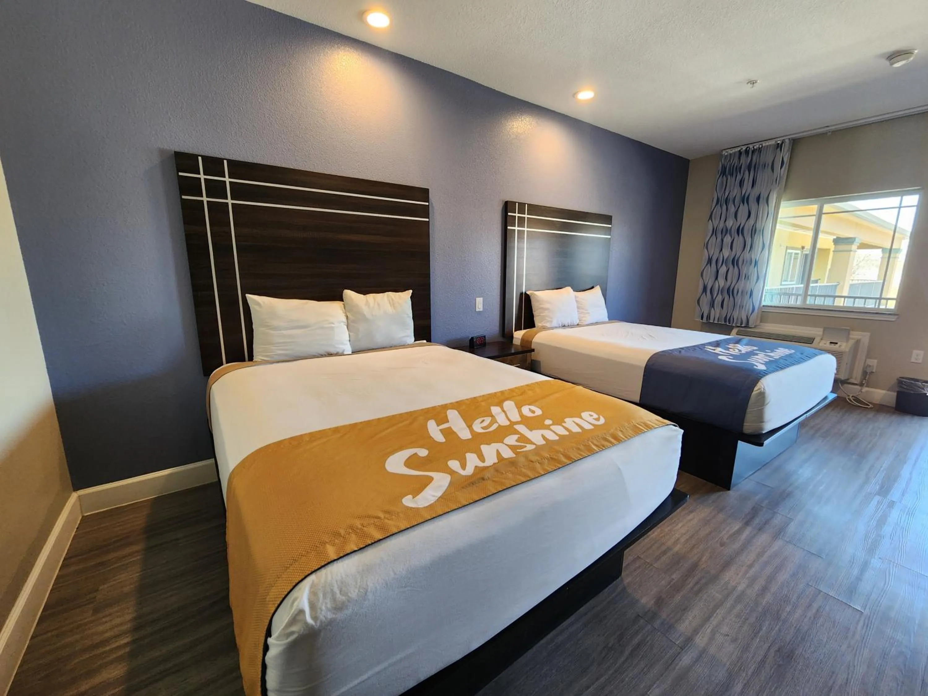 Bedroom, Bed in Days Inn & Suites by Wyndham La Porte