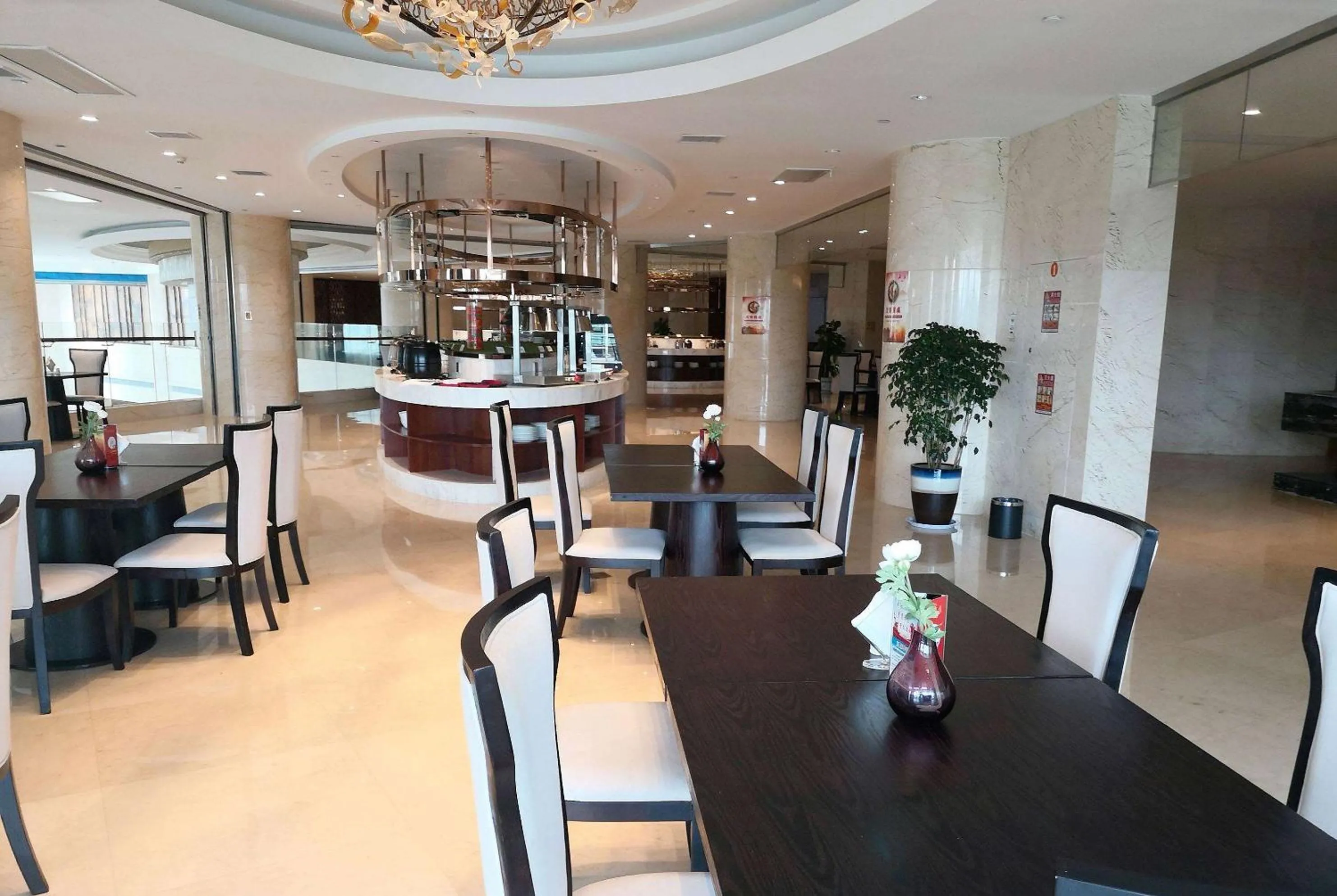 Restaurant/places to eat in Days Hotel & Suites by Wyndham Jiangsu Xinyi