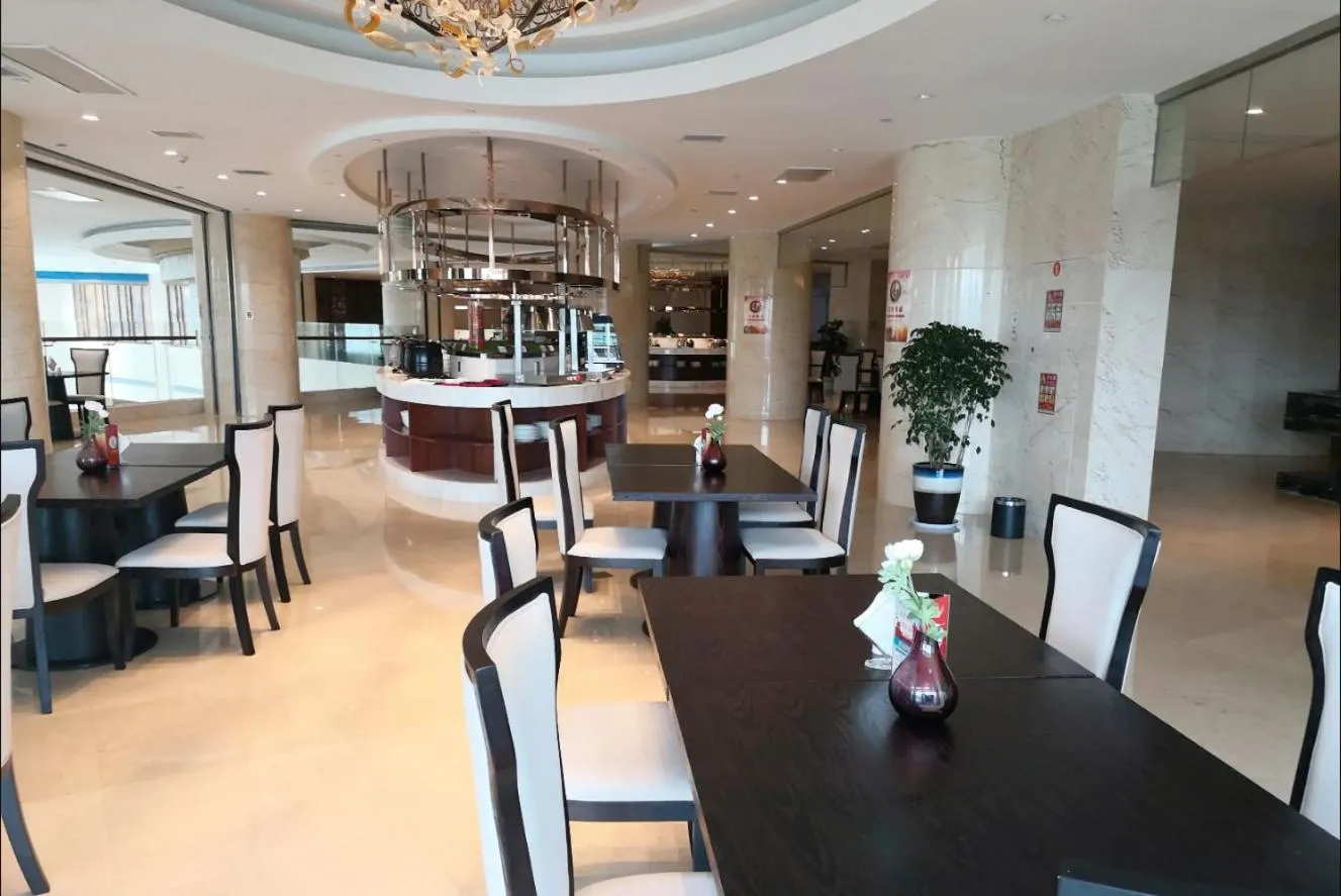 Restaurant/places to eat in Days Hotel & Suites by Wyndham Jiangsu Xinyi