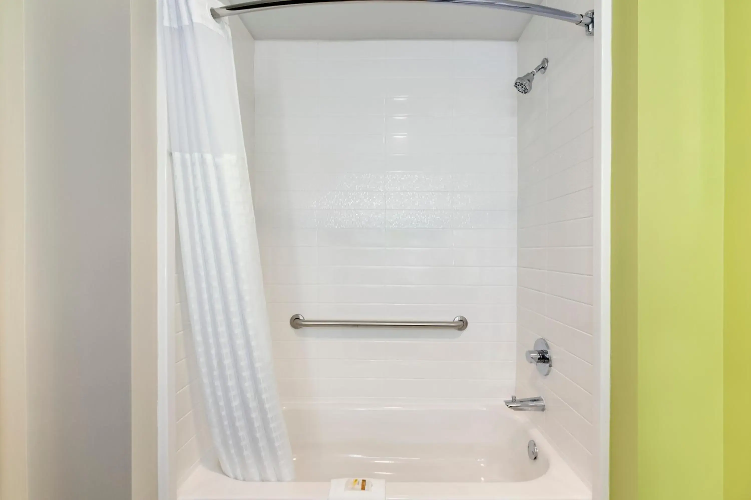 Business Queen Room with Two Queen Beds - Non-Smoking in La Quinta Inn & Suites by Wyndham Braselton Business Queen Room with Two Queen Beds - Non-Smoking in La Quinta Inn & Suites by Wyndham Braselton