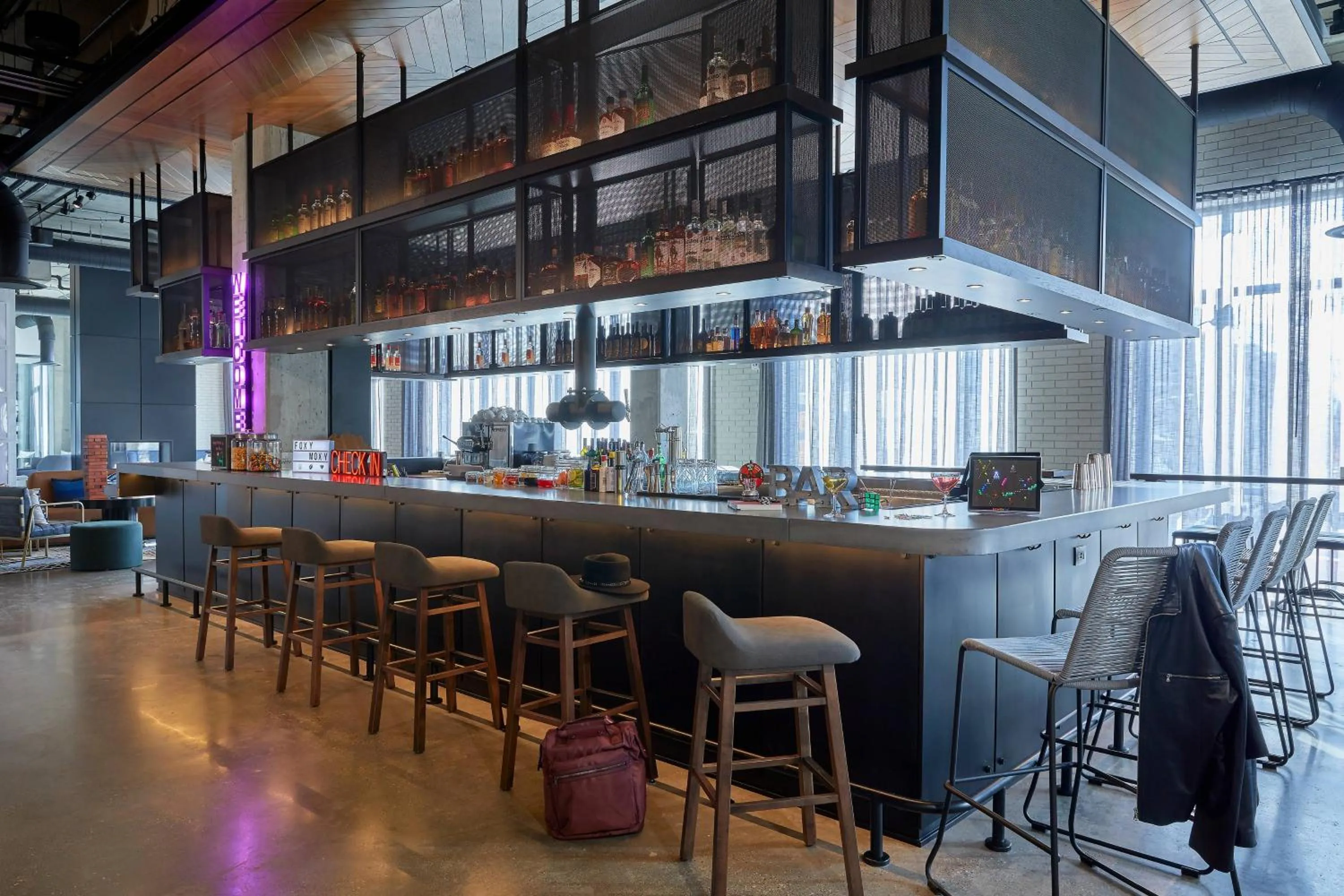 Lounge or bar in Moxy Columbus Short North