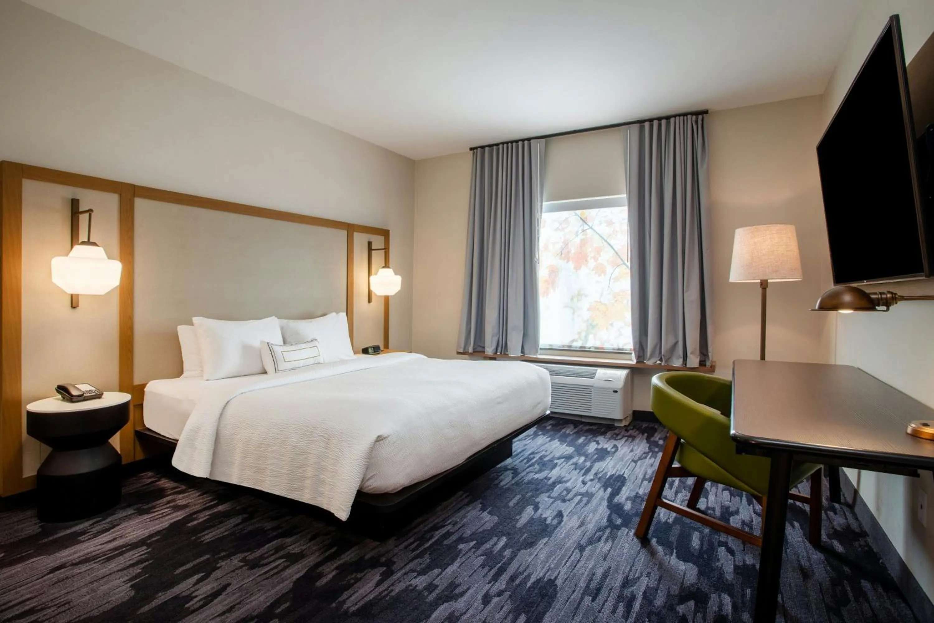 Photo of the whole room, Bed in Fairfield Inn & Suites by Marriott Greenville Spartanburg/Duncan