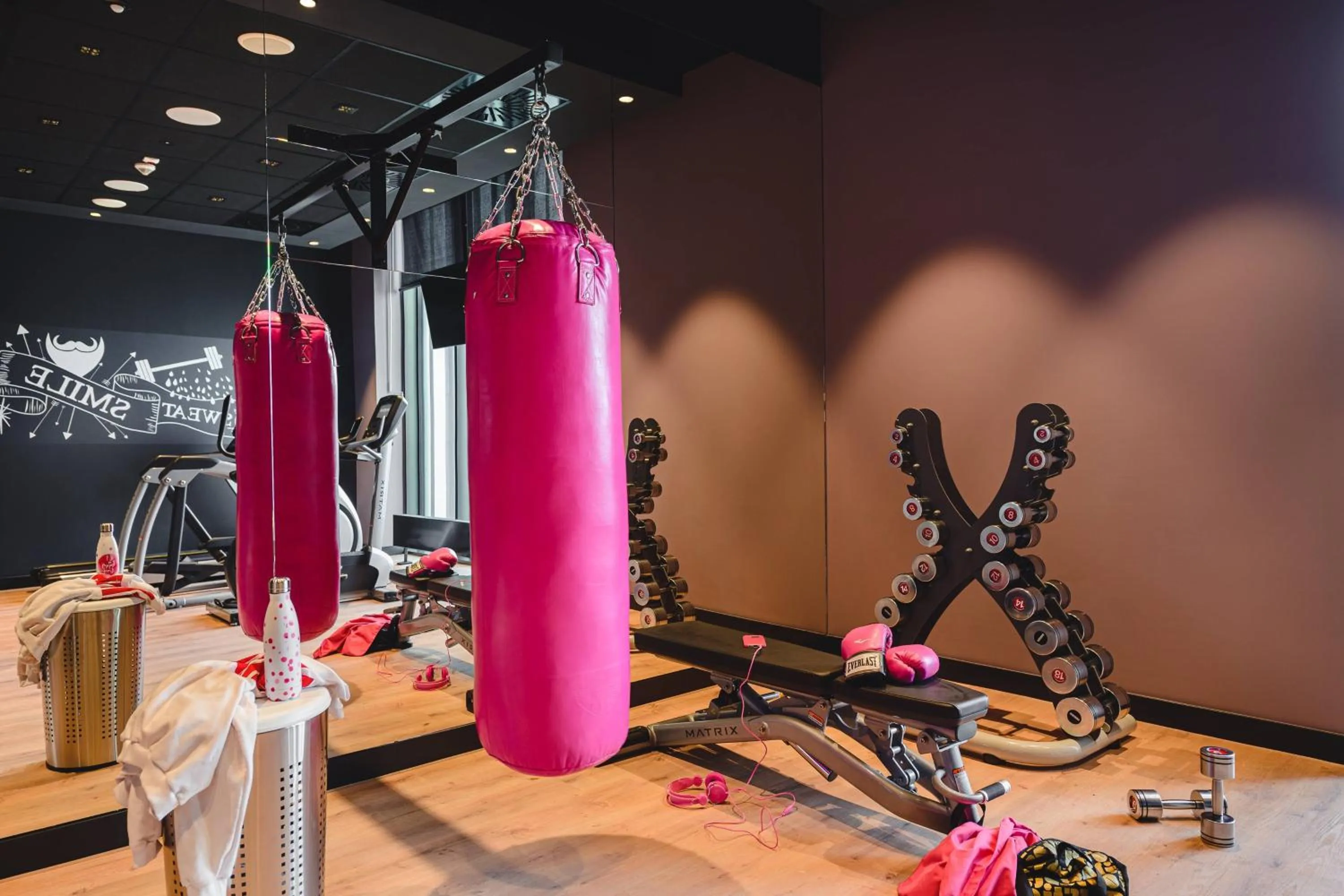 Fitness centre/facilities in Moxy Poznań Airport