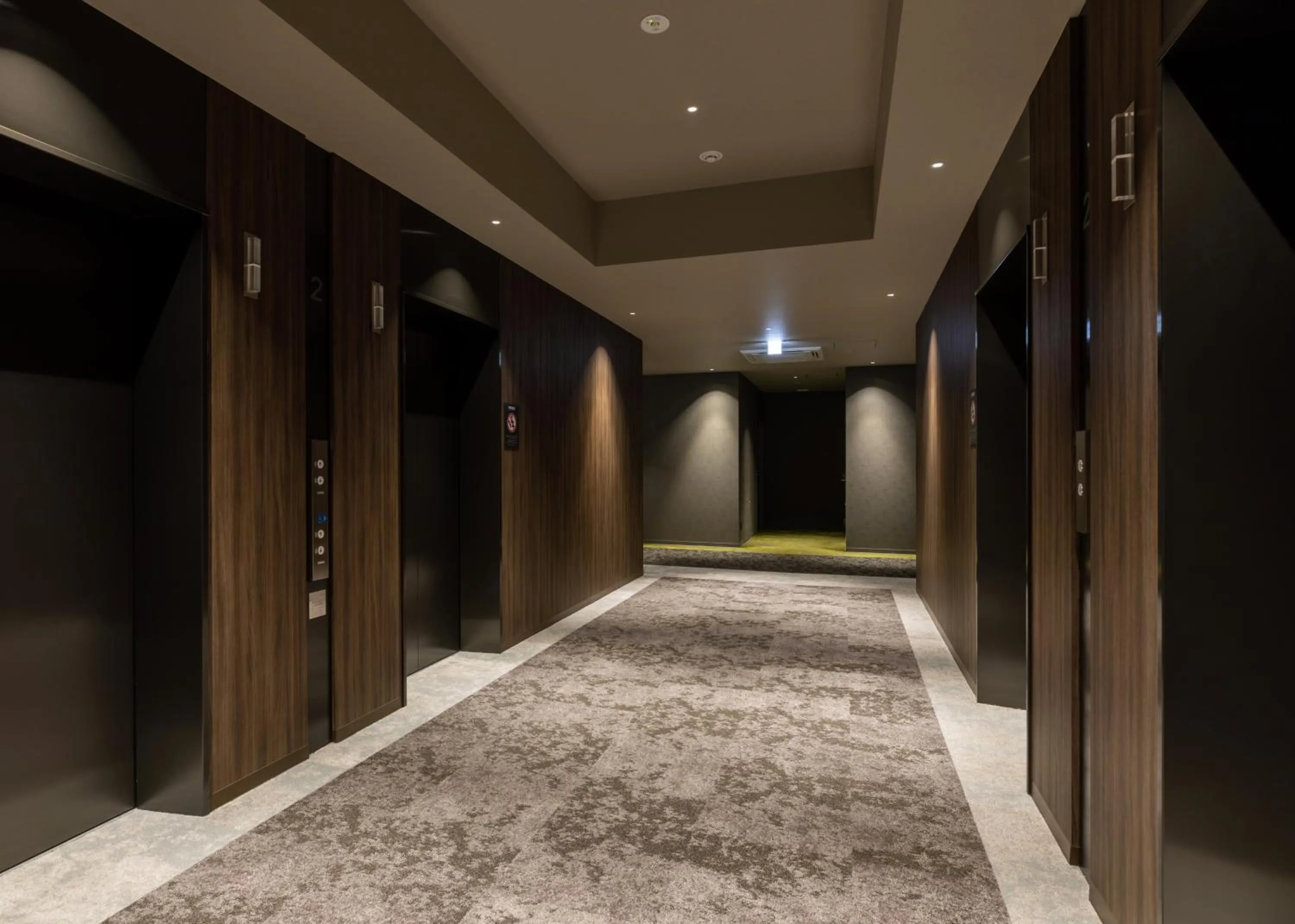 elevator in The Vale Rusutsu