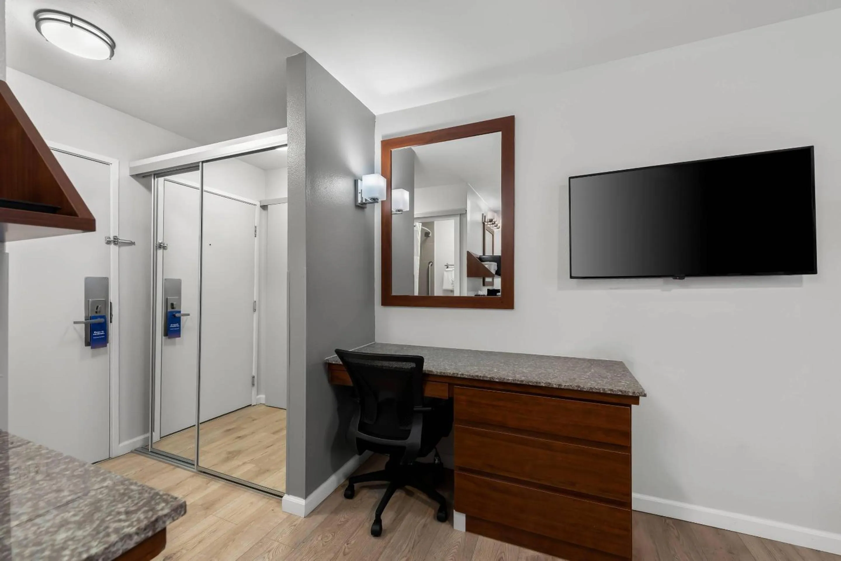 Bedroom in Comfort Inn Gaslamp Convention Center