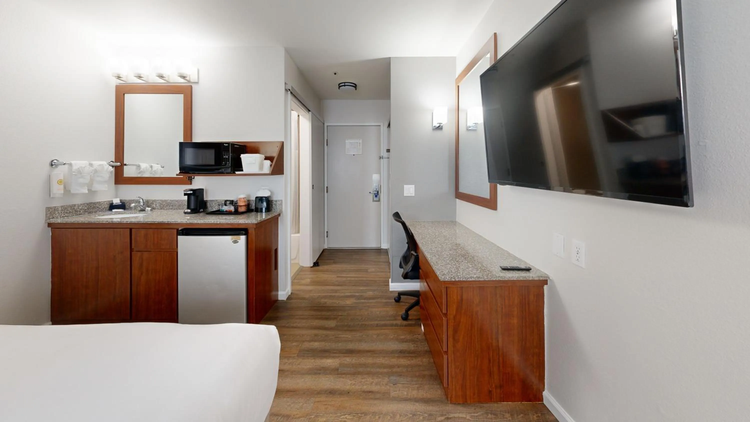 Bed in Comfort Inn Gaslamp Convention Center