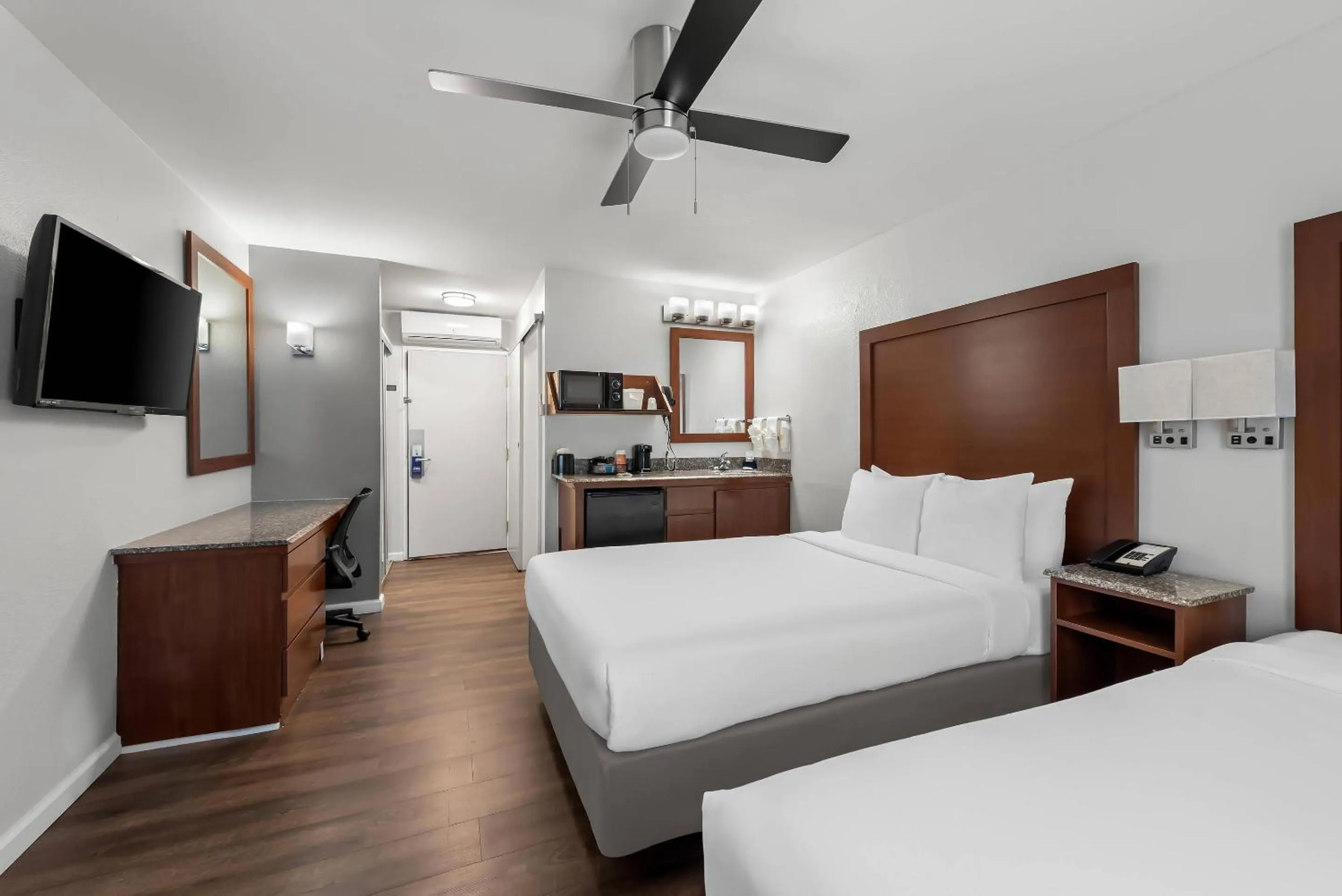 Bedroom, Bed in Comfort Inn Gaslamp Convention Center