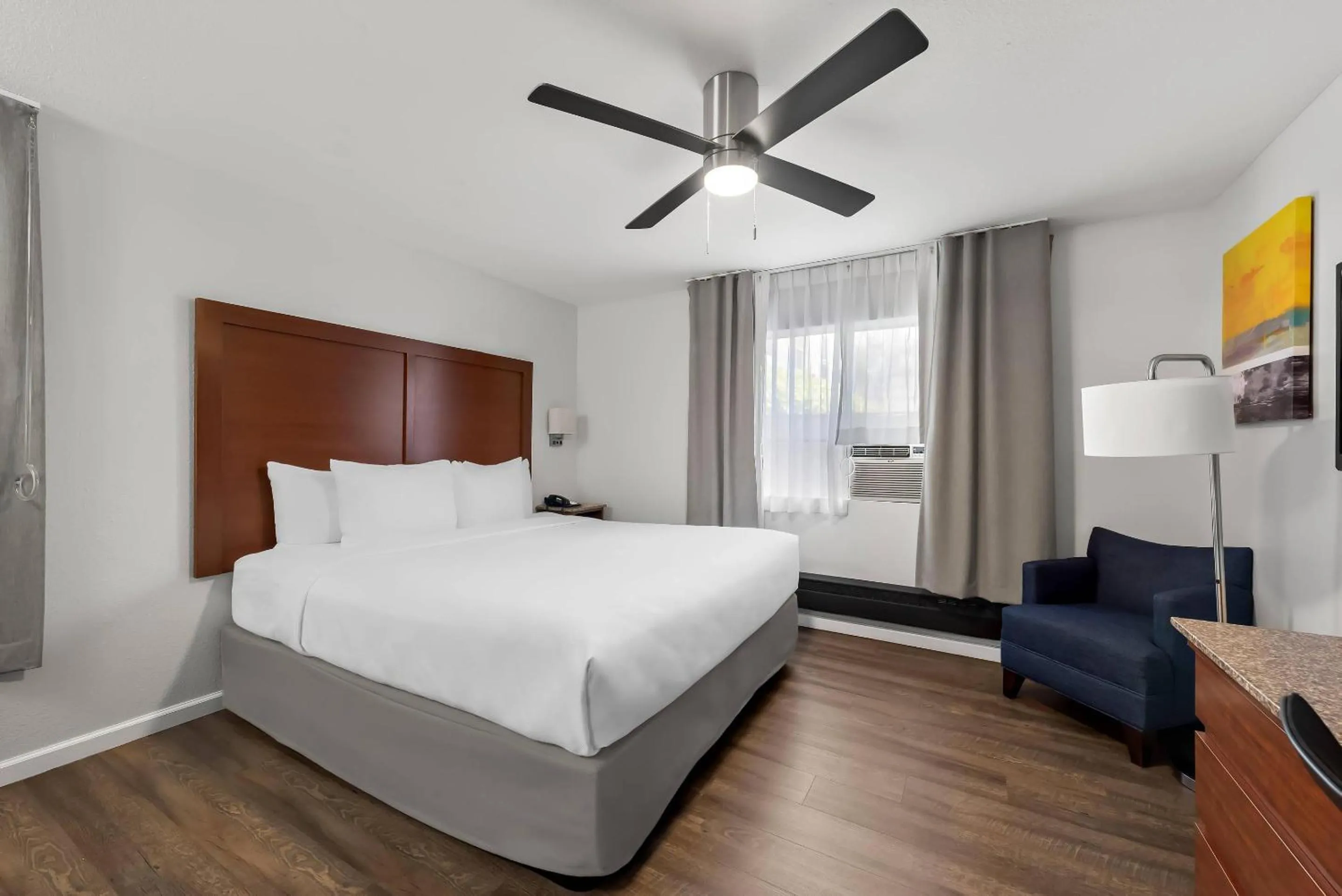 Bedroom, Bed in Comfort Inn Gaslamp Convention Center