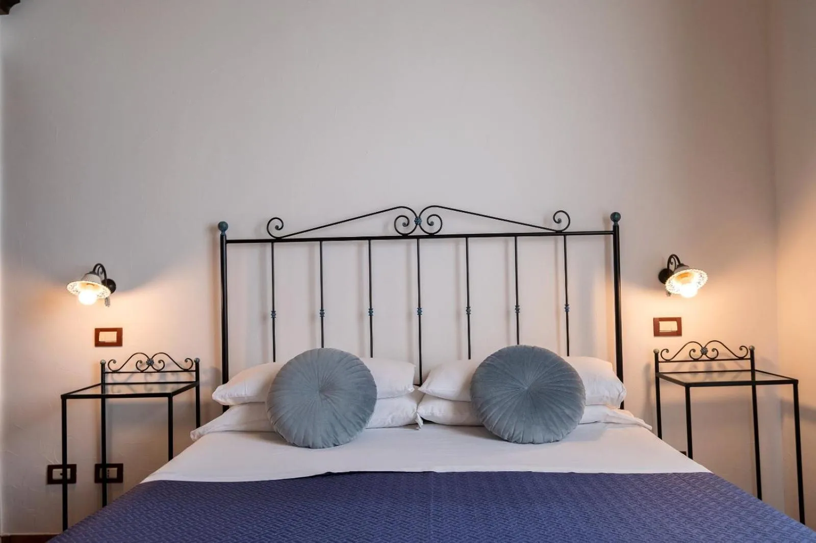 Bed in Ai Dammusi Rooms