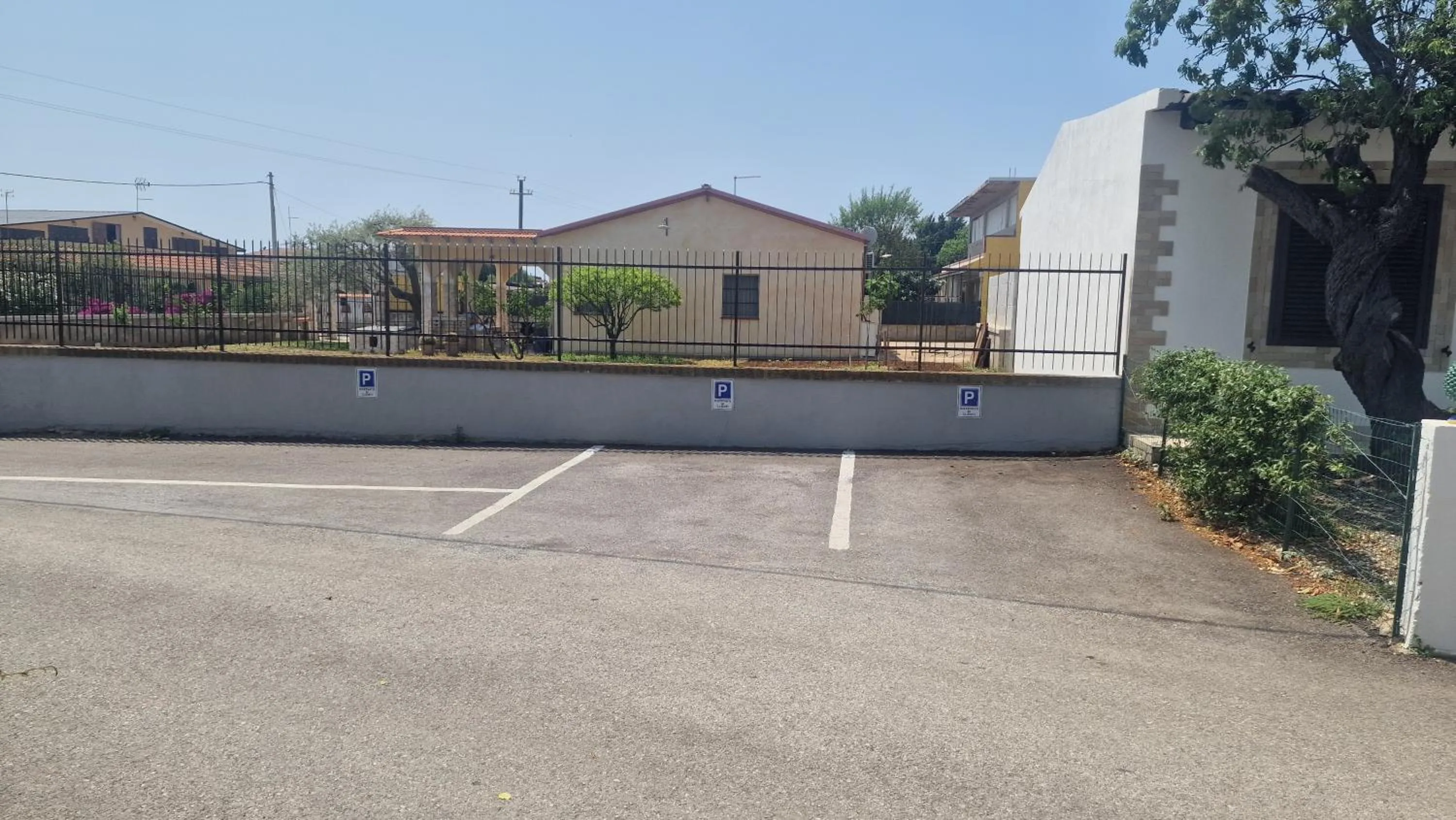 Parking in Le Case Al Quadrato Residence