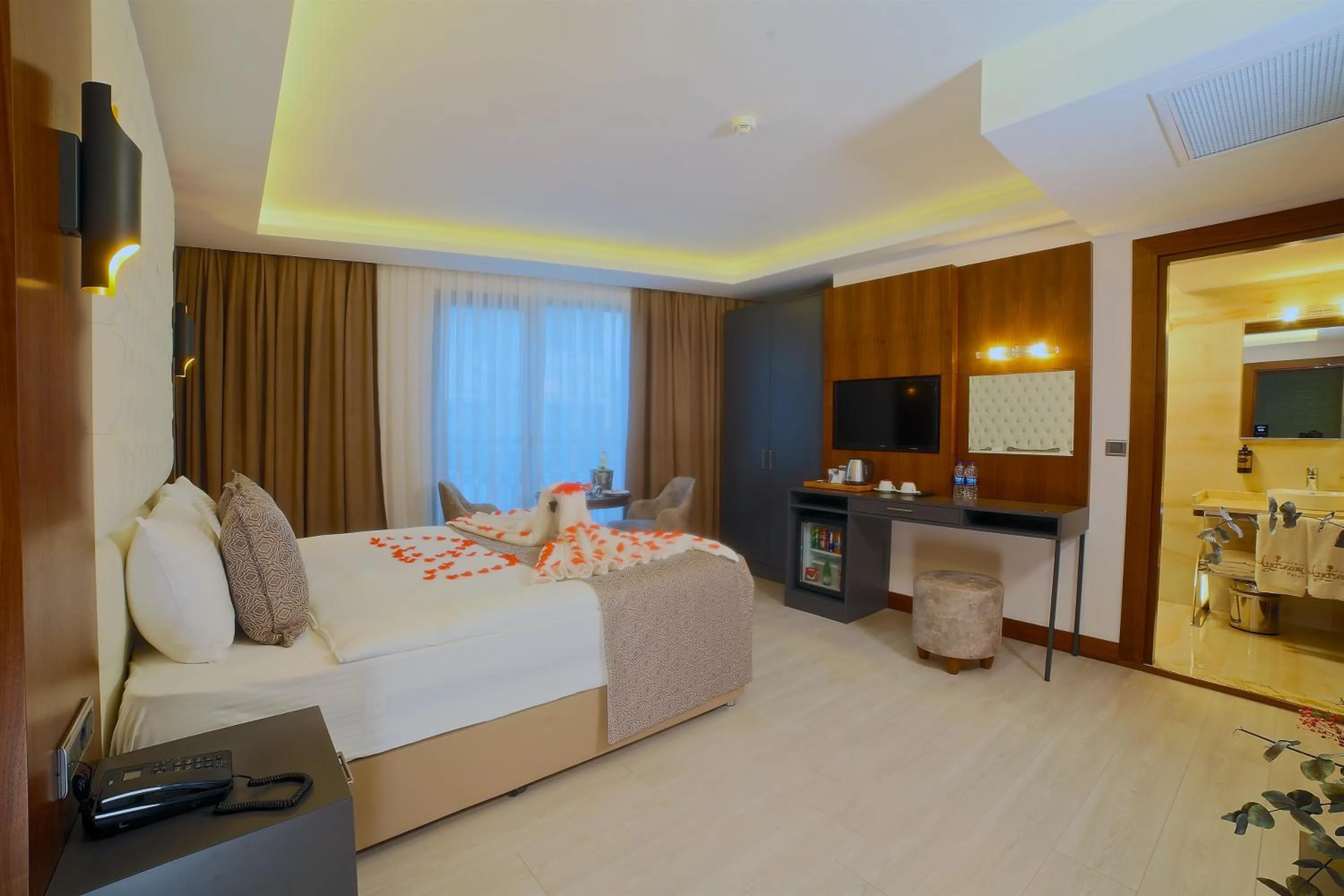 Photo of the whole room, Bed in My Dream Istanbul Hotel