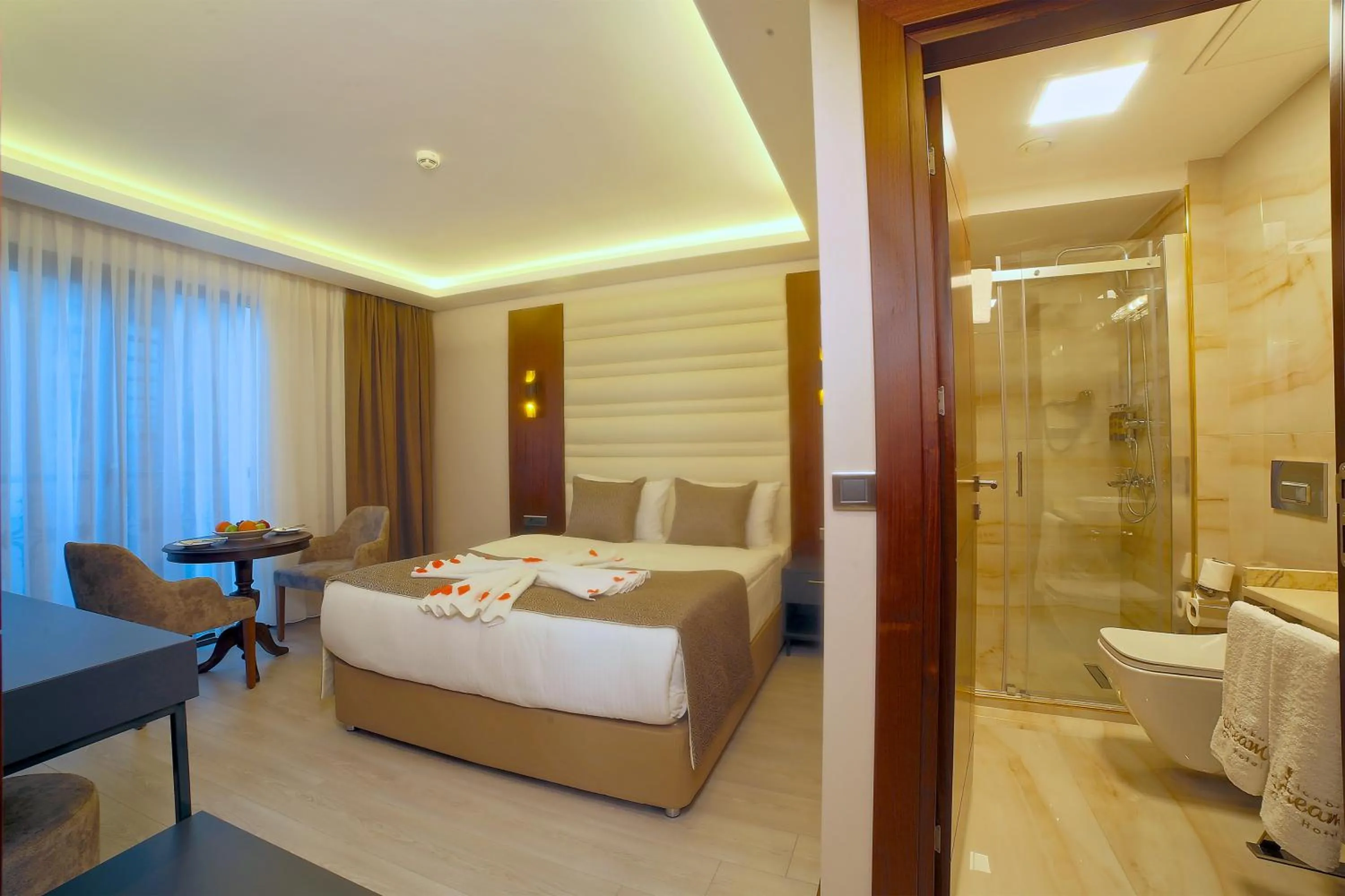 Photo of the whole room, Bed in My Dream Istanbul Hotel