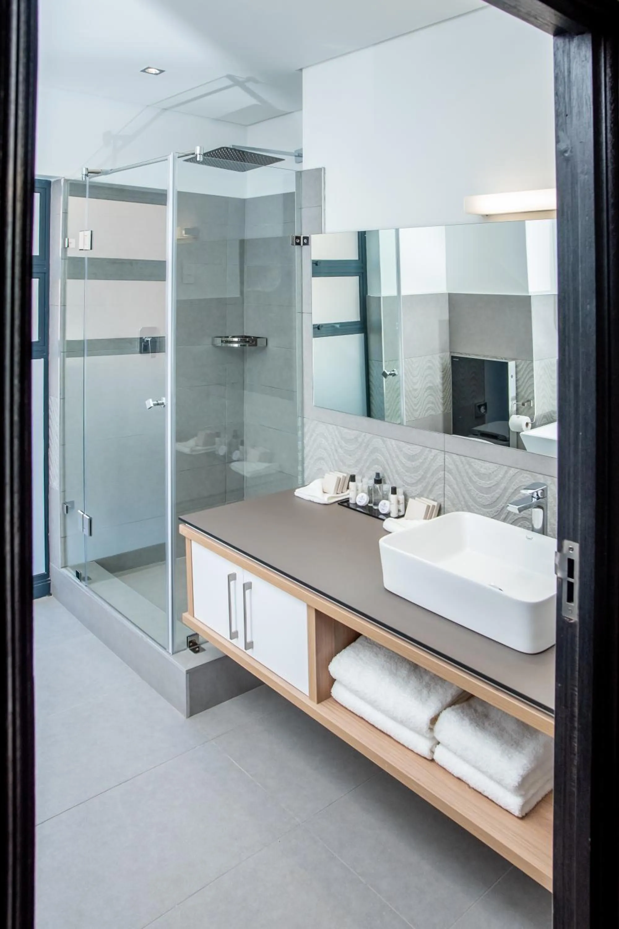 Shower in LOCH LOGAN HOTEL