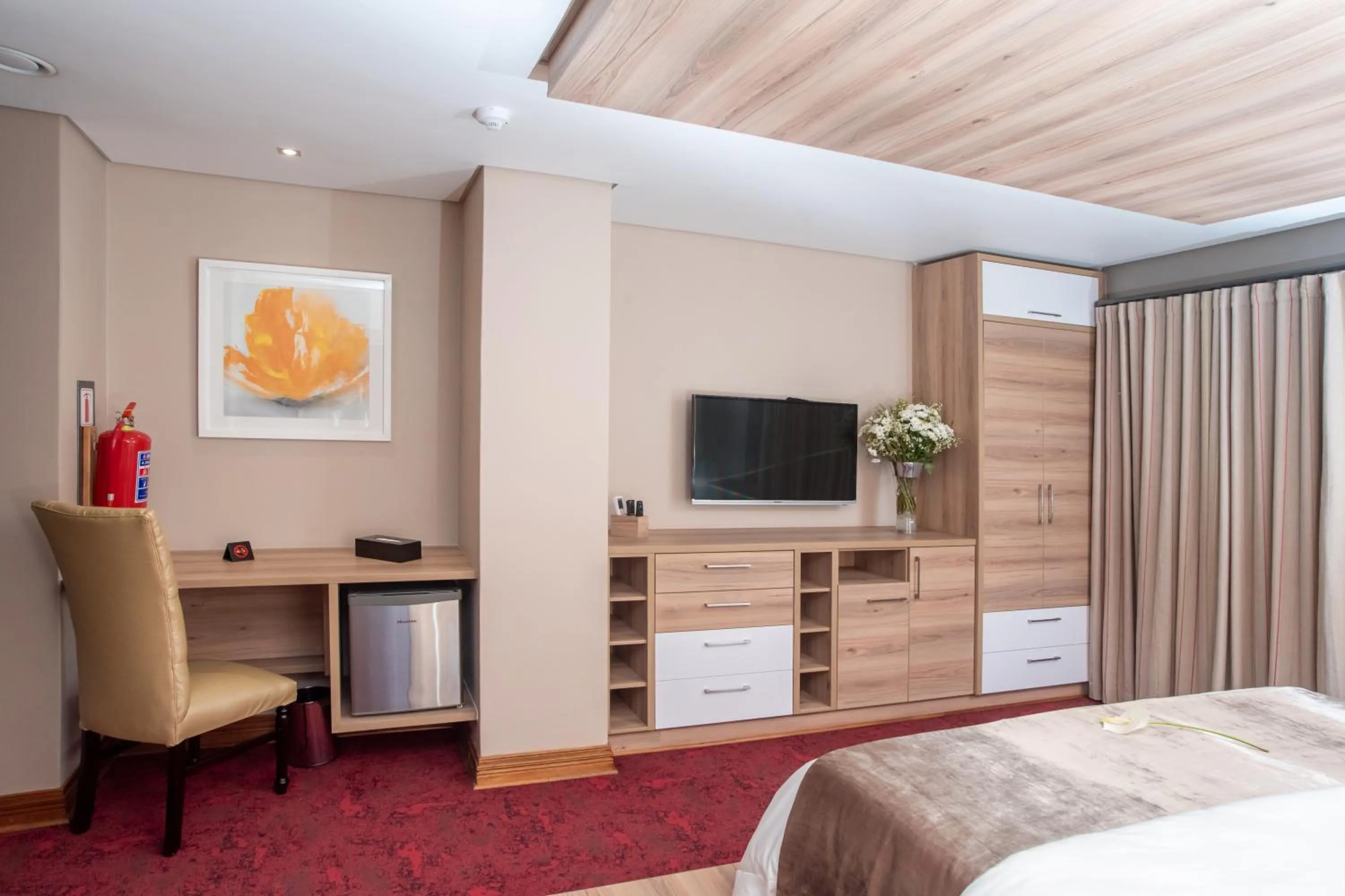 Bed in LOCH LOGAN HOTEL