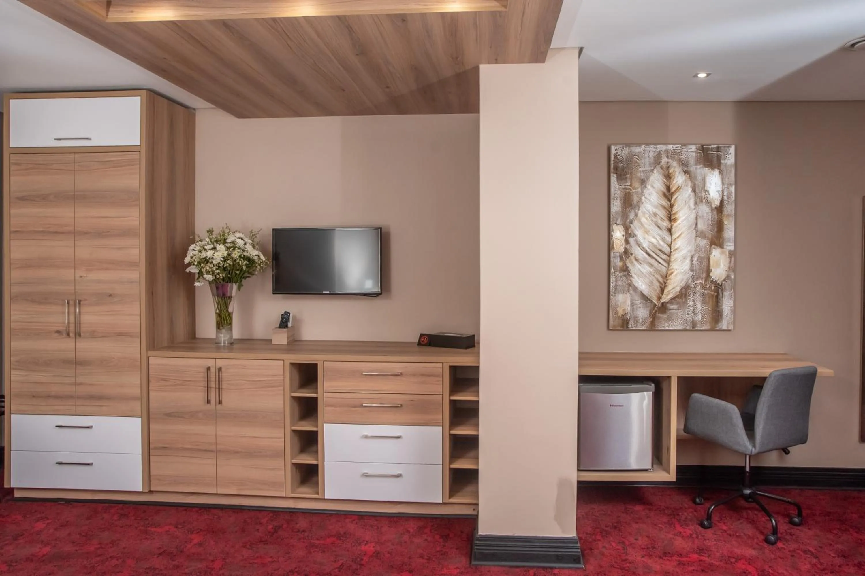 TV and multimedia in LOCH LOGAN HOTEL