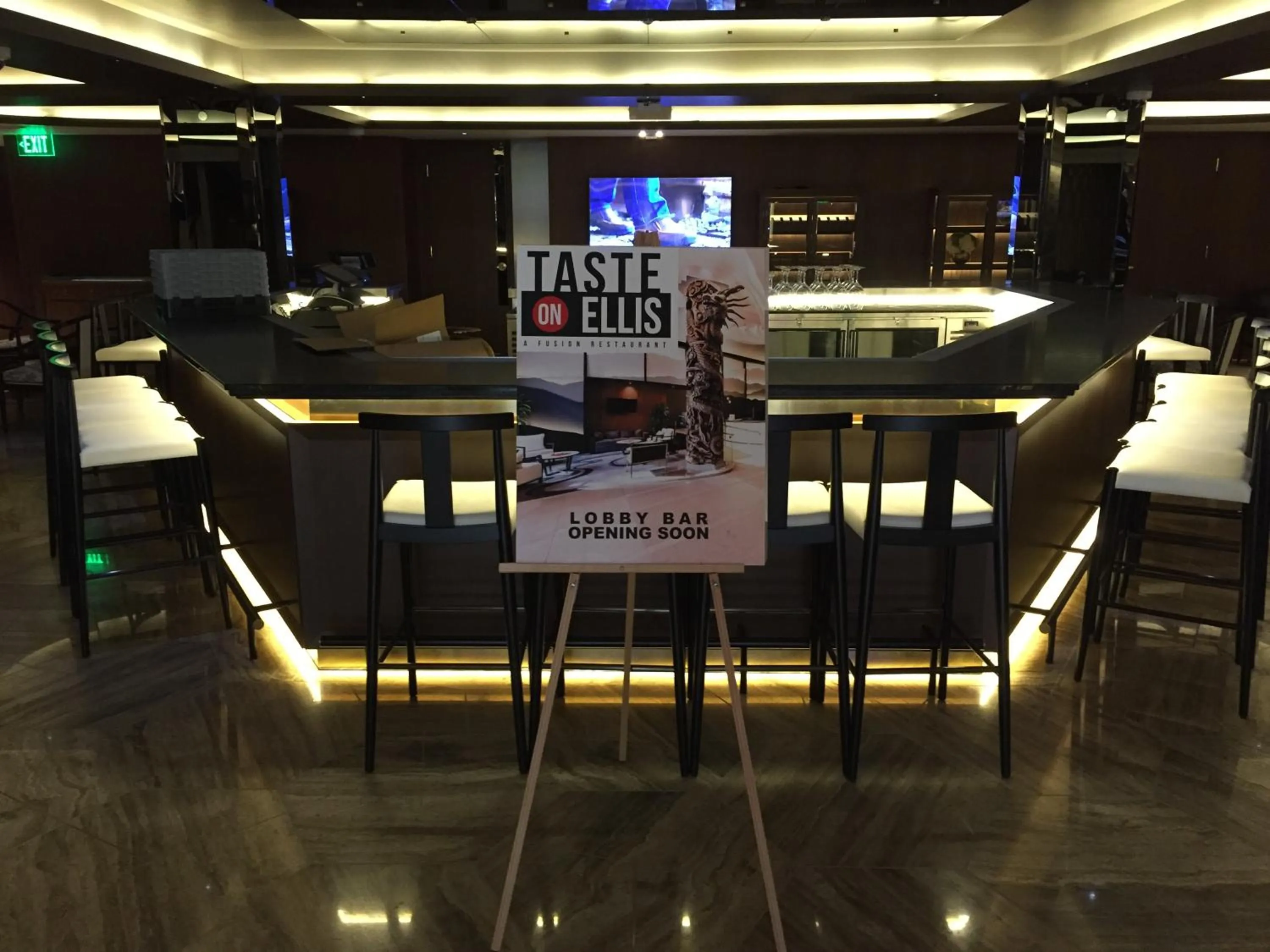 Restaurant/places to eat in Hotel Fusion, a C-Two Hotel