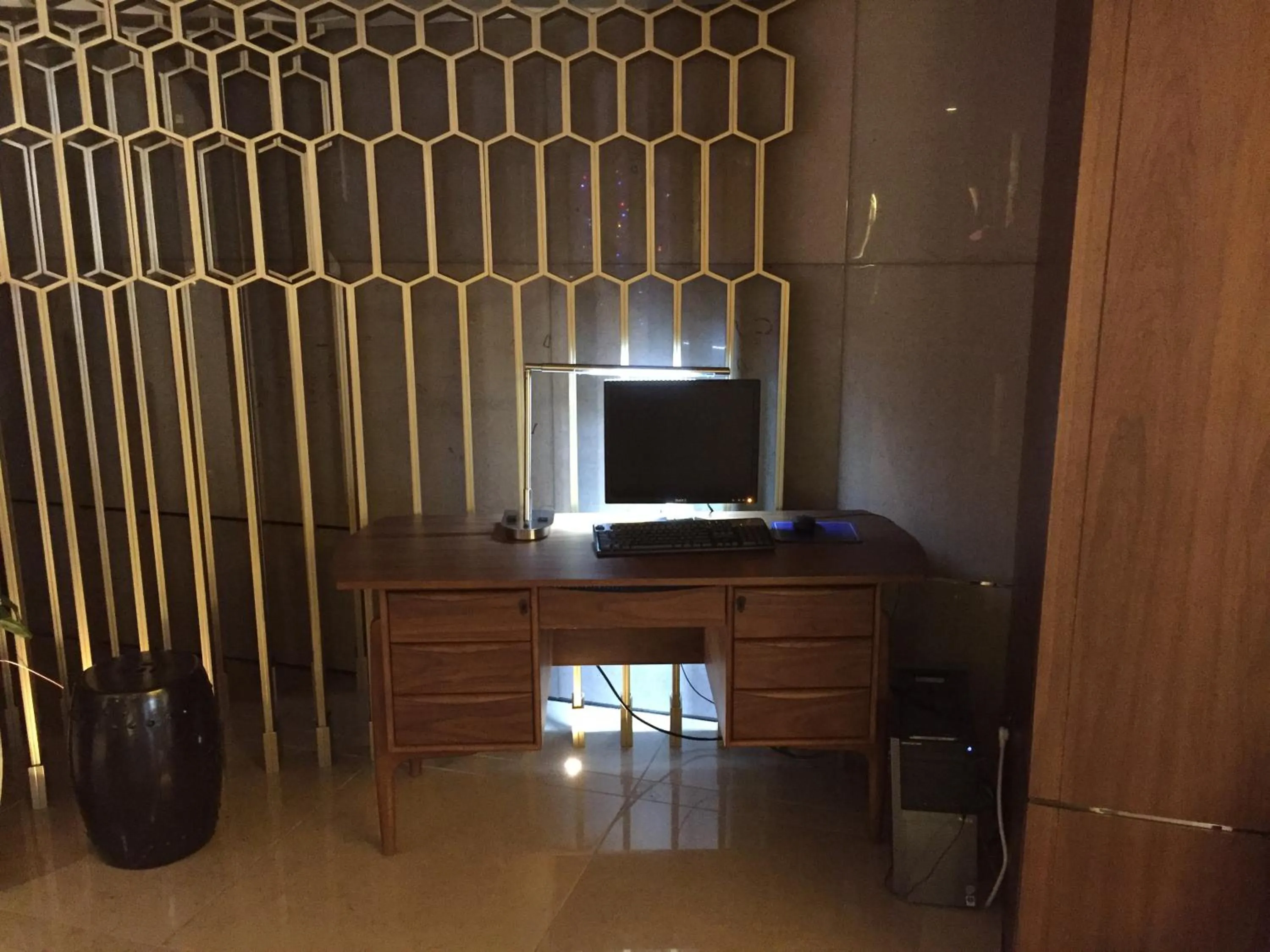 Business facilities in Hotel Fusion, a C-Two Hotel