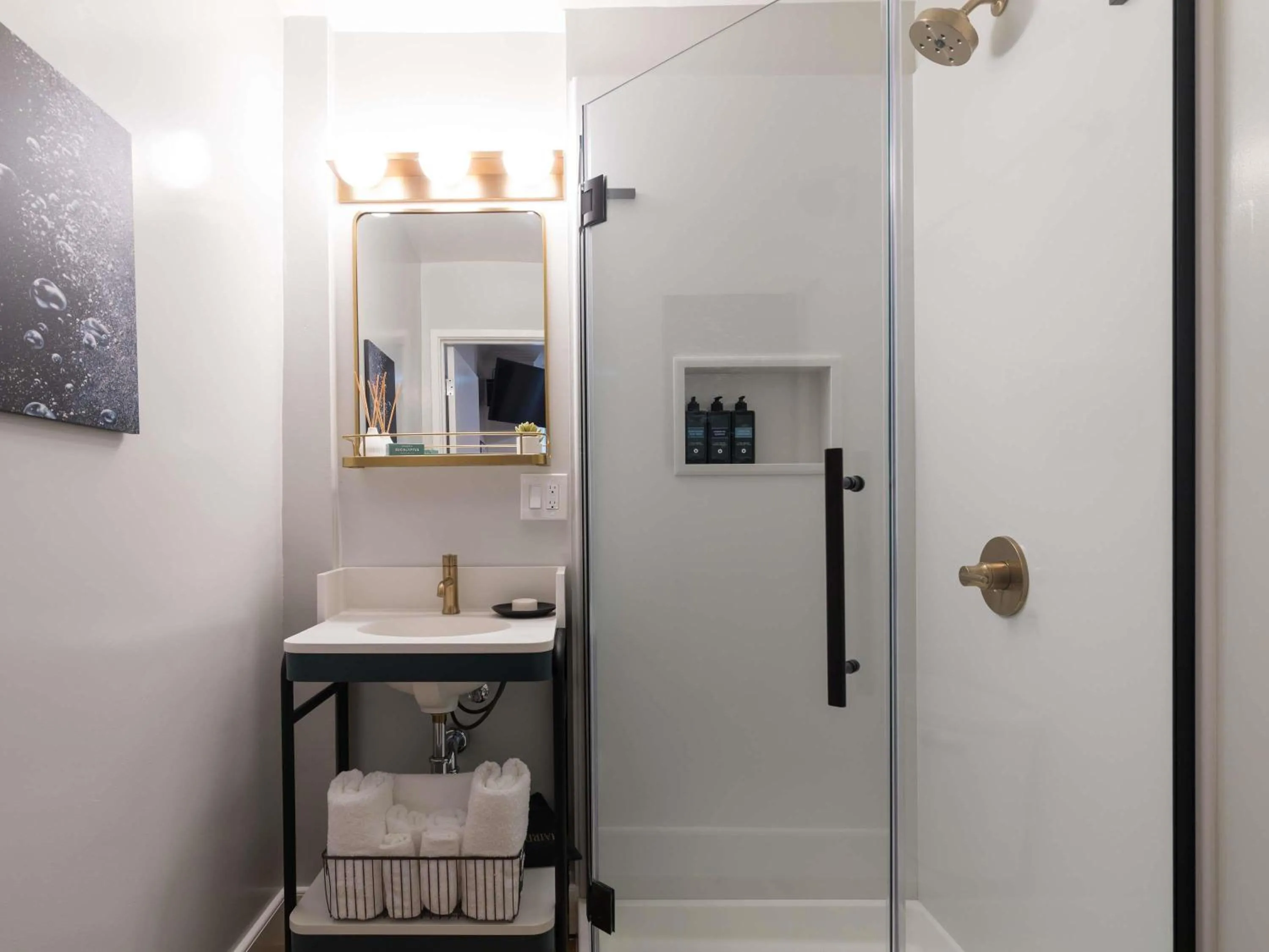 Bedroom in Hotel Stratford San Francisco - Handwritten Collection