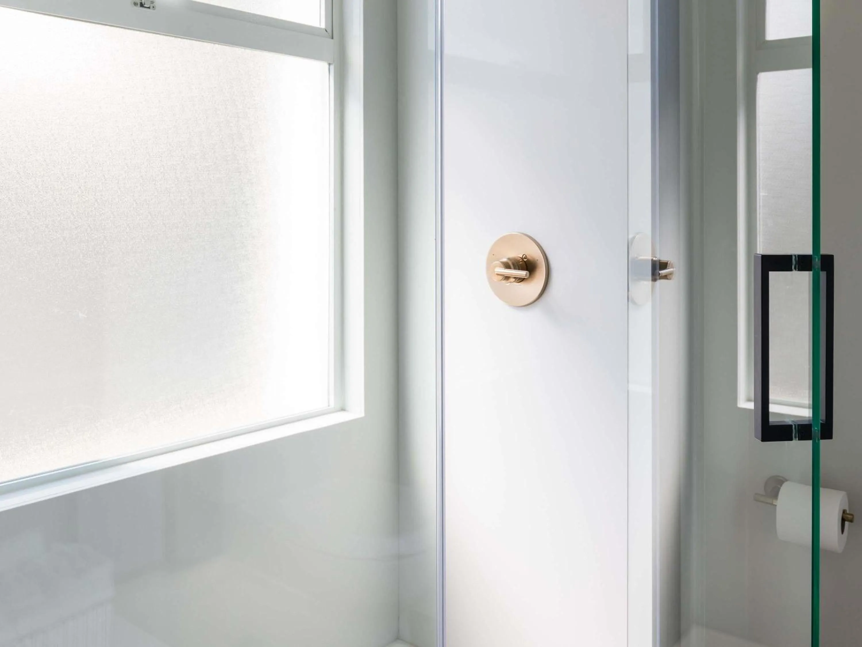 Bedroom in Hotel Stratford San Francisco - Handwritten Collection