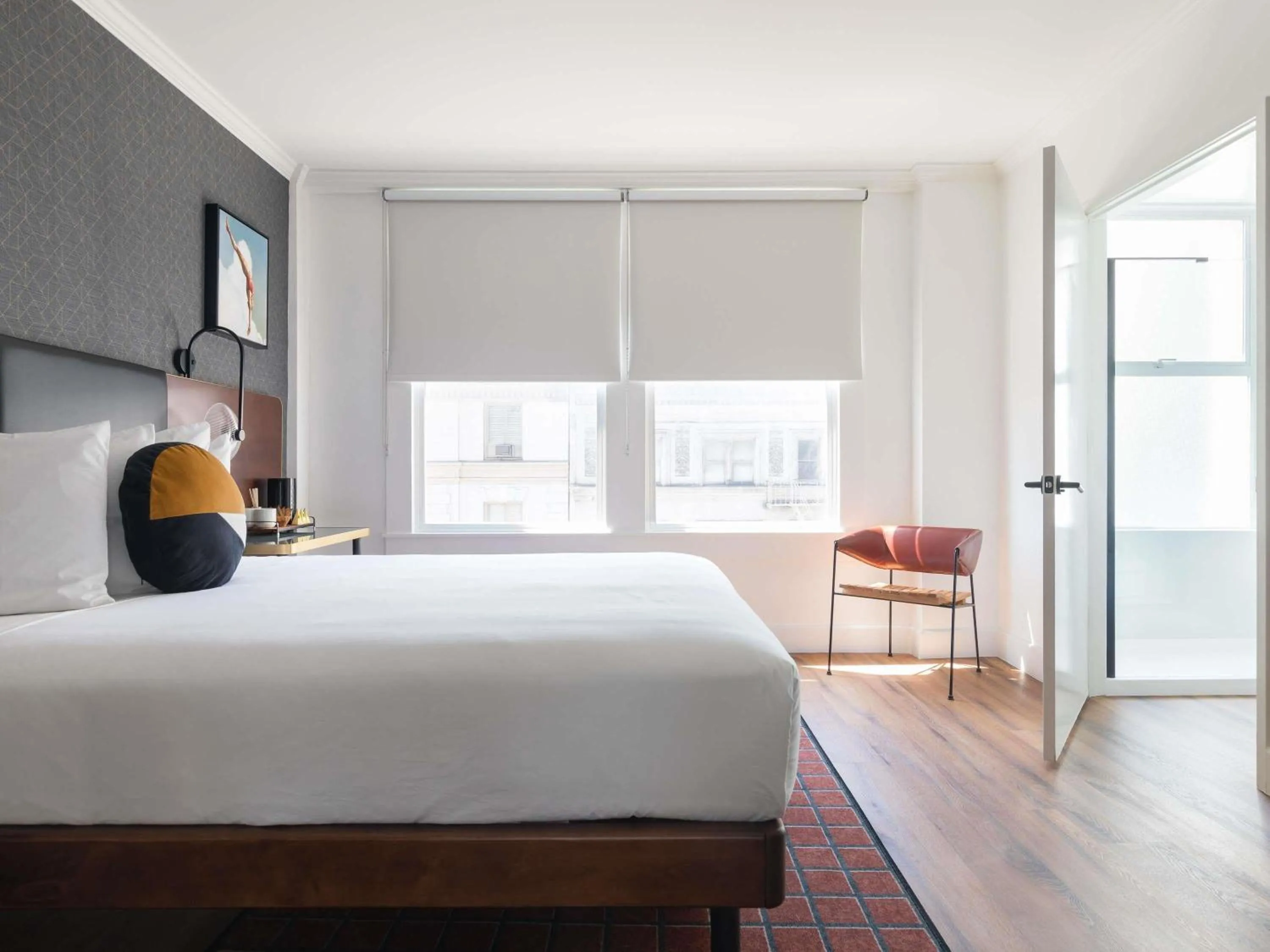 Bedroom, Bed in Hotel Stratford San Francisco - Handwritten Collection