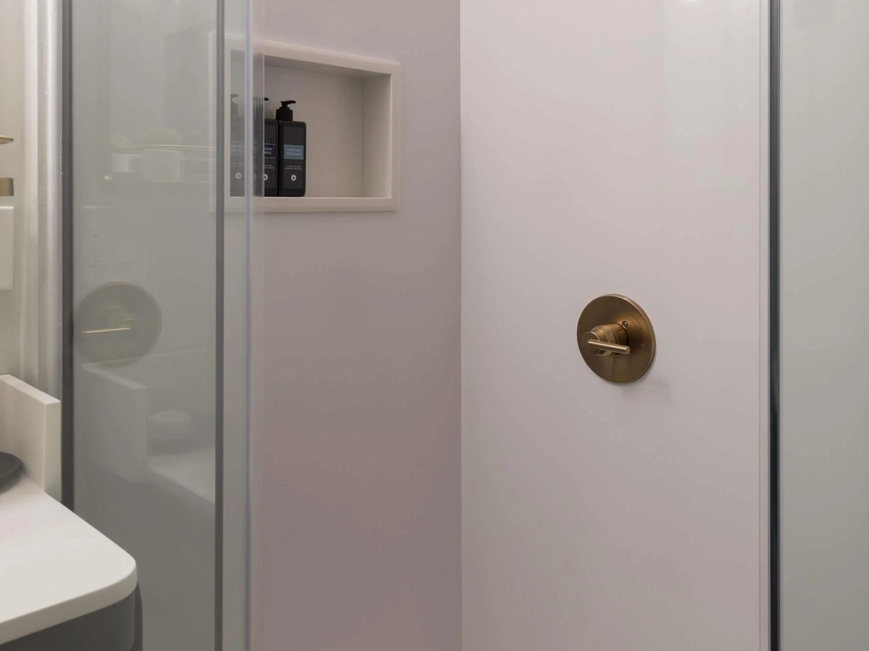 Bedroom in Hotel Stratford San Francisco - Handwritten Collection