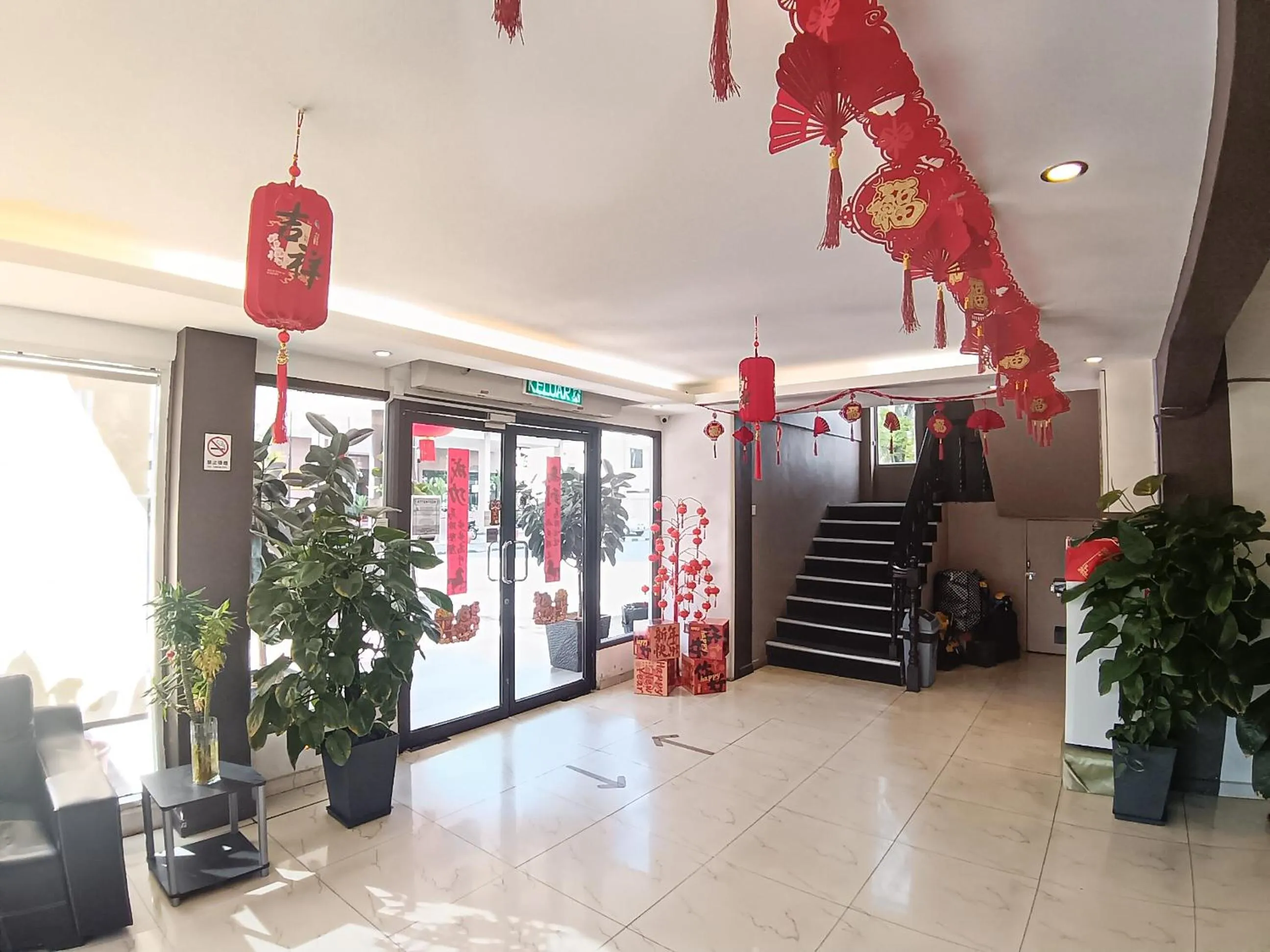 Facade/entrance in Palace Inn