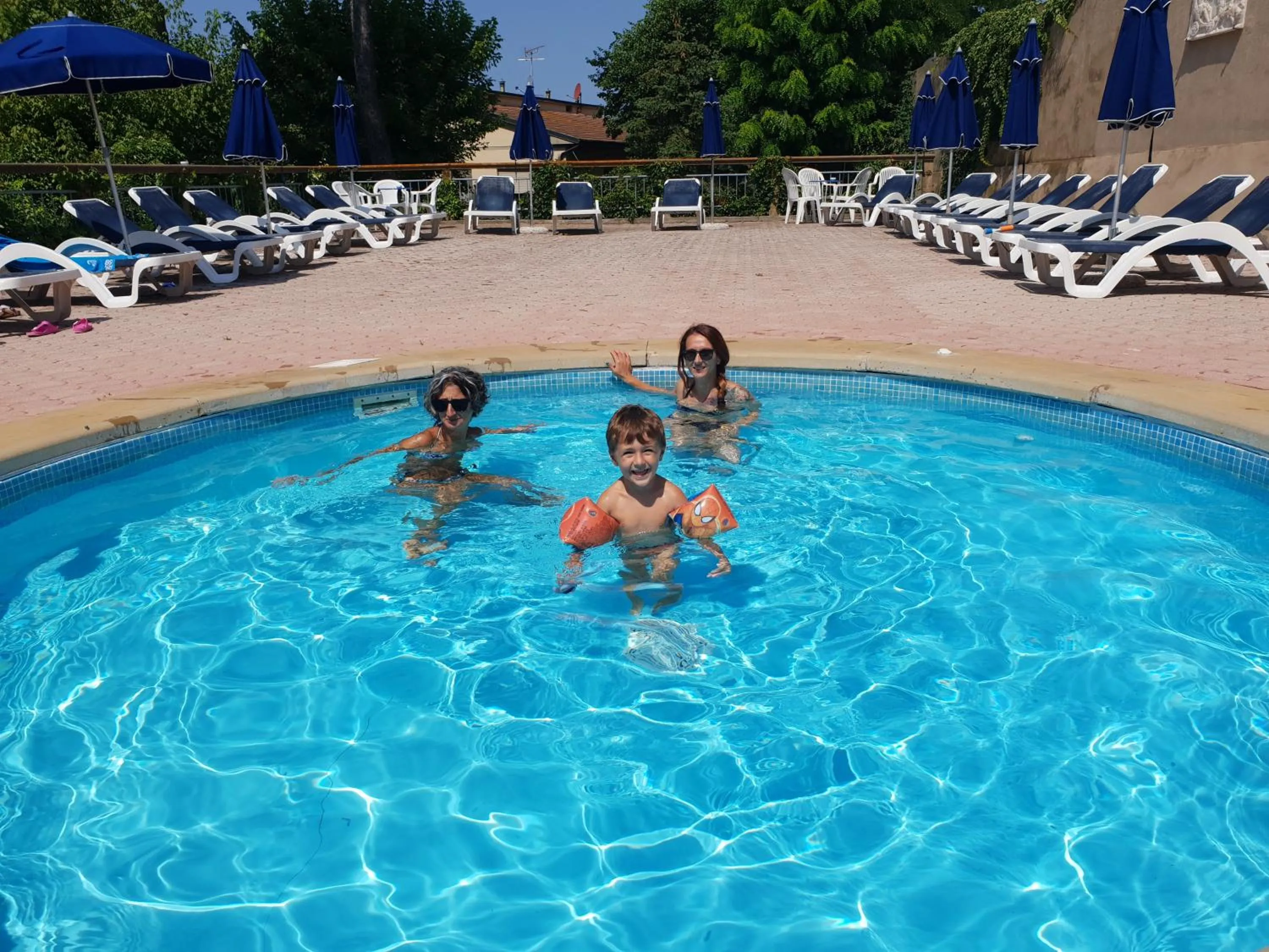 Swimming pool in Residence Villa Elena