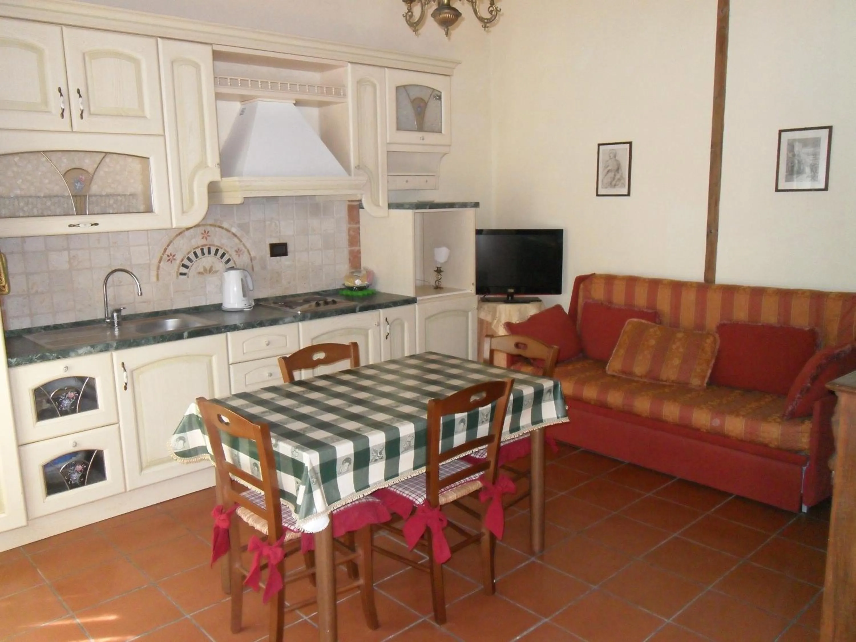 TV and multimedia in Residence Villa Elena