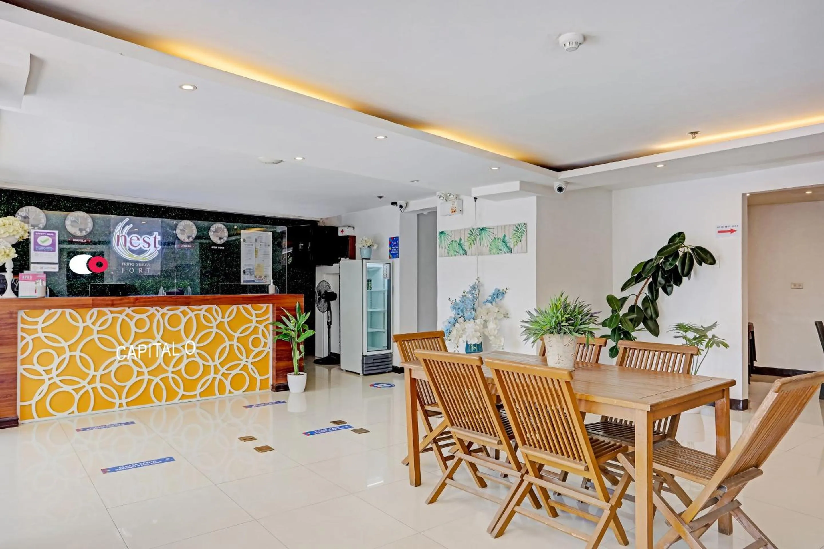 Lobby or reception in Super OYO Capital O 232 Nest Nano Suites Fort
