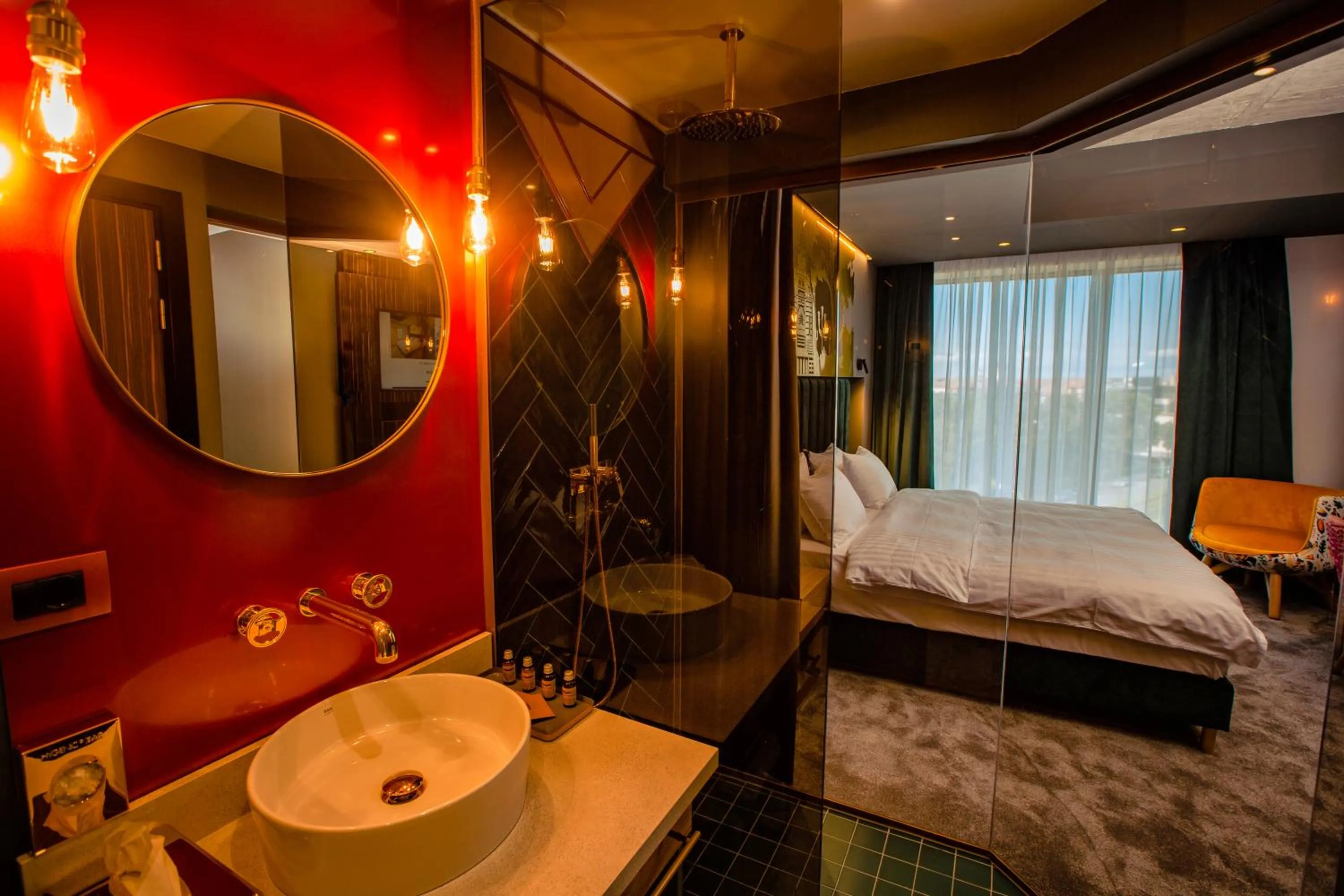 Bathroom, Bed in Mercure Timisoara