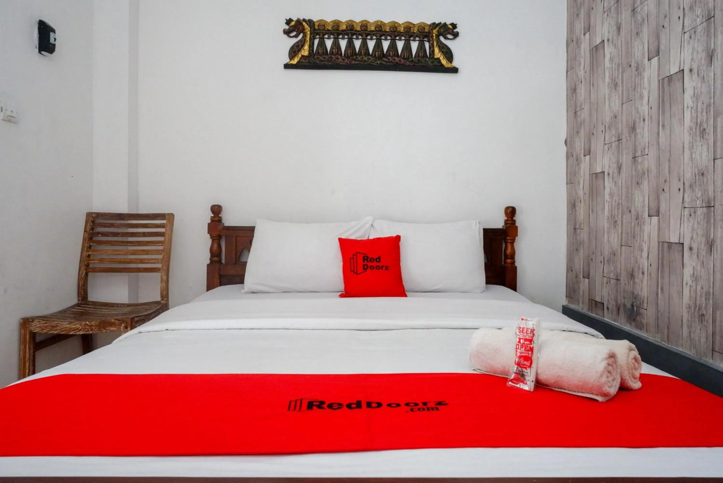 Bedroom, Bed in RedDoorz near Plengkung Gading 2