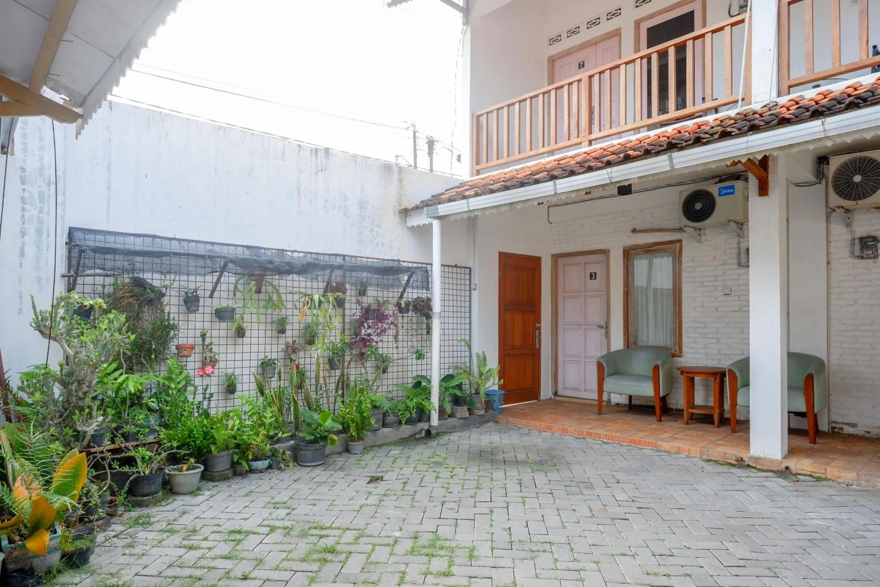 Property building in RedDoorz near Plengkung Gading 2