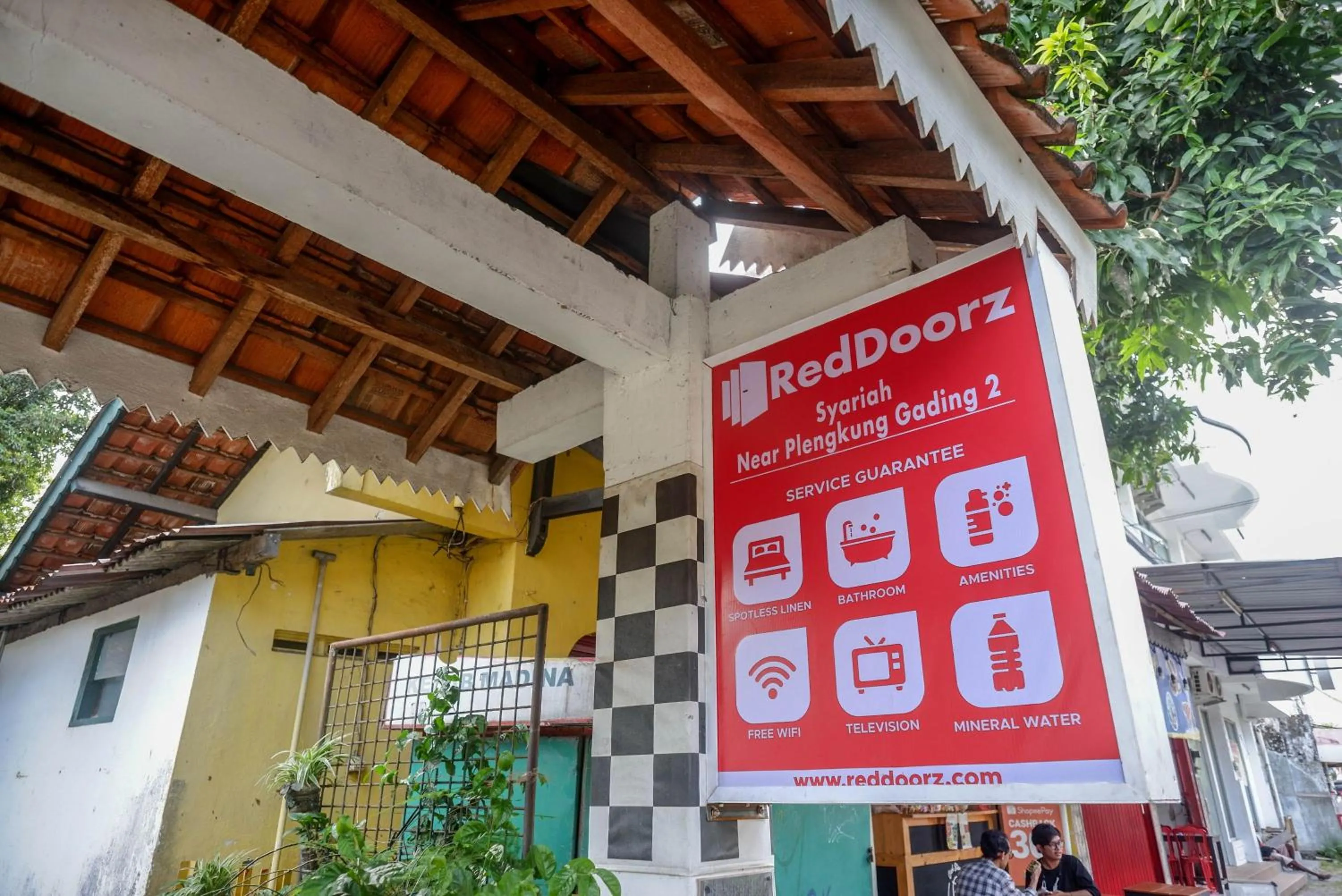 Property building in RedDoorz near Plengkung Gading 2