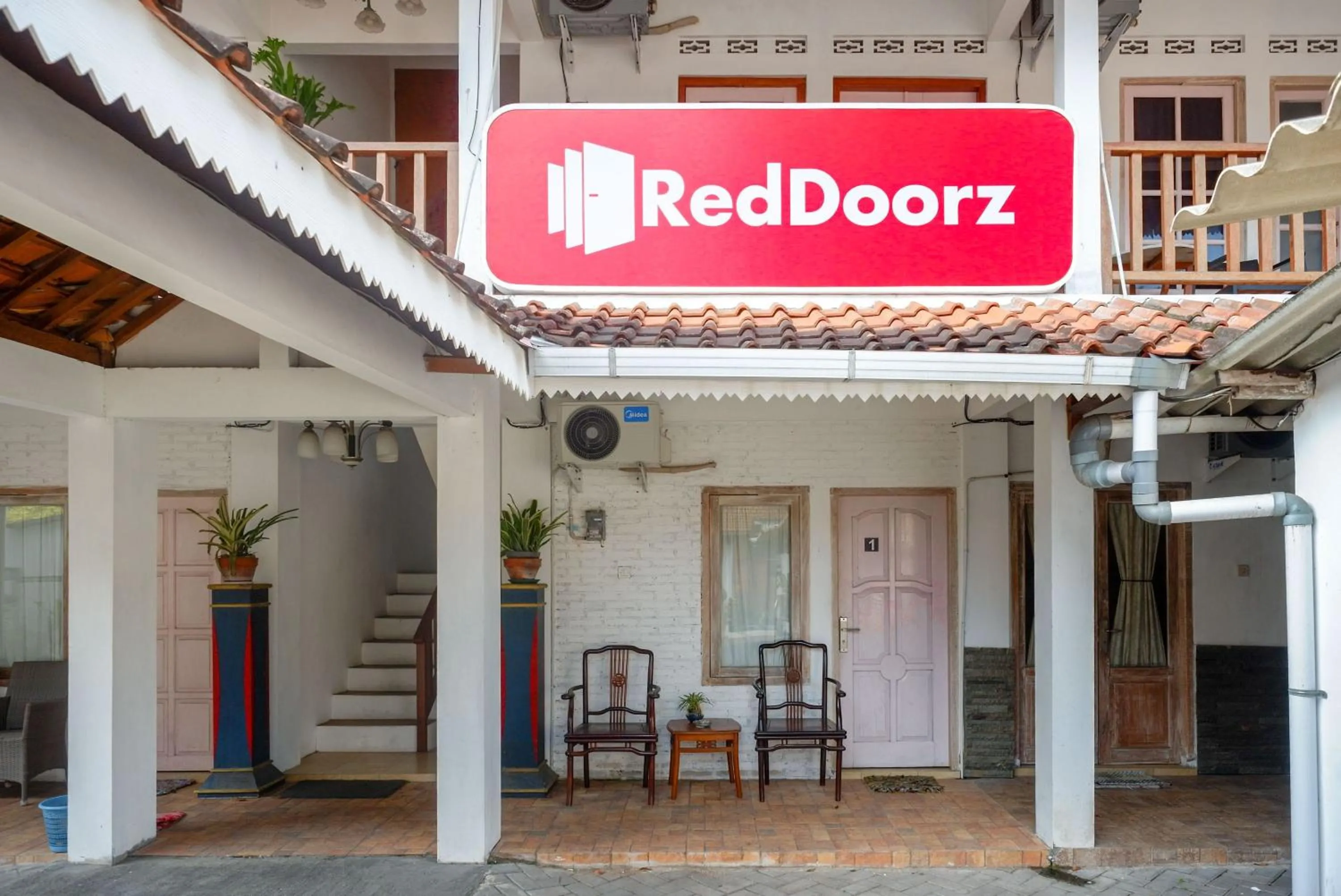 Property building in RedDoorz near Plengkung Gading 2