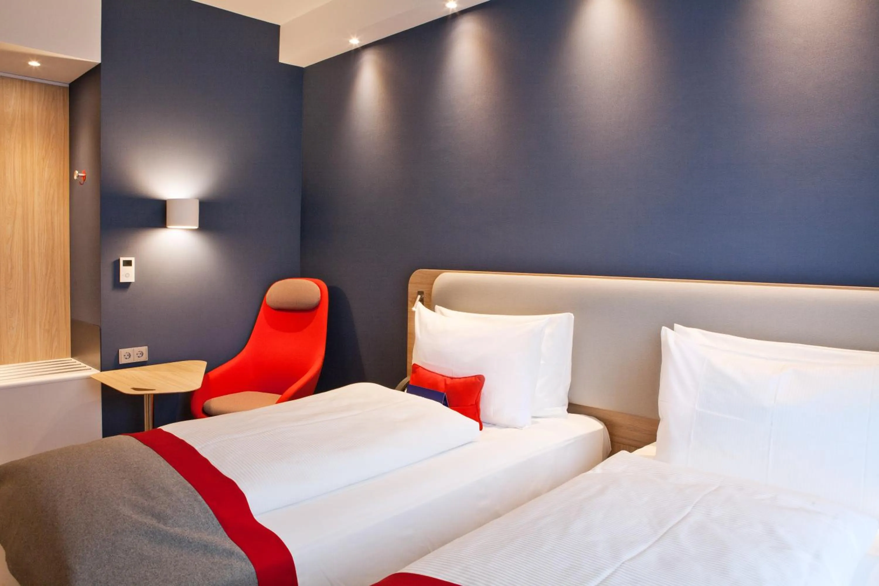 Bed in Holiday Inn Express - Kaiserslautern by IHG