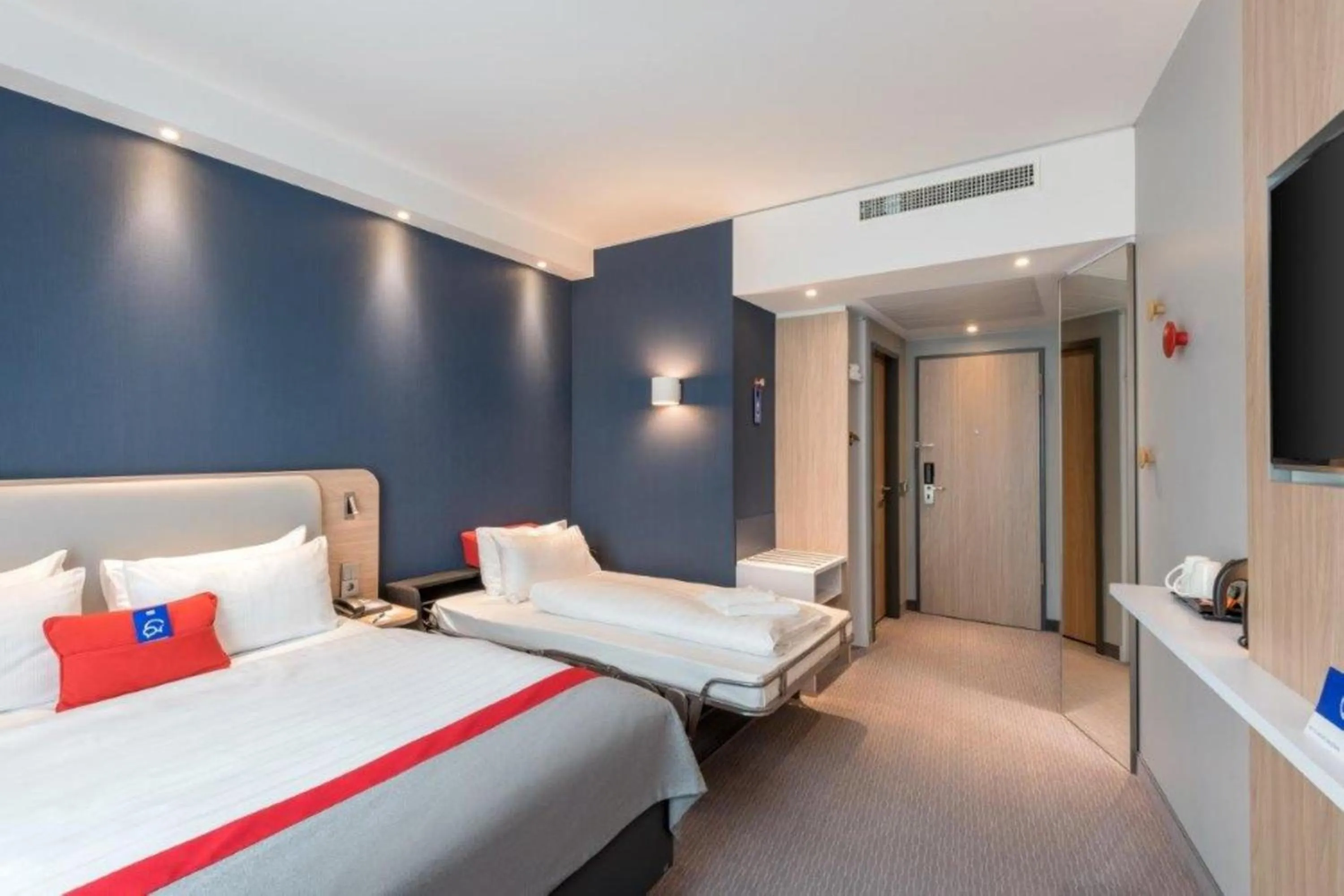 Bed in Holiday Inn Express - Kaiserslautern by IHG