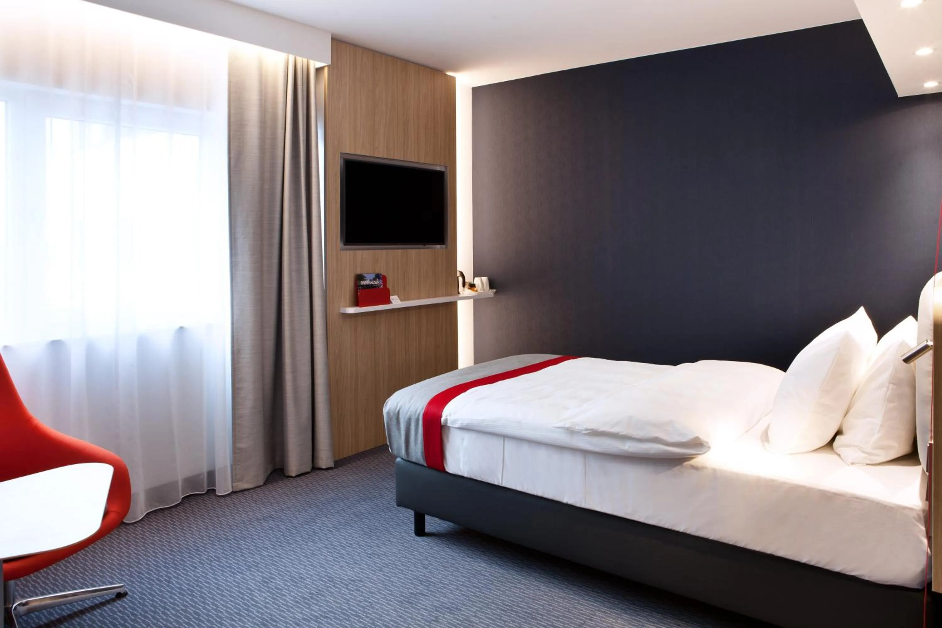 Bed in Holiday Inn Express - Kaiserslautern by IHG
