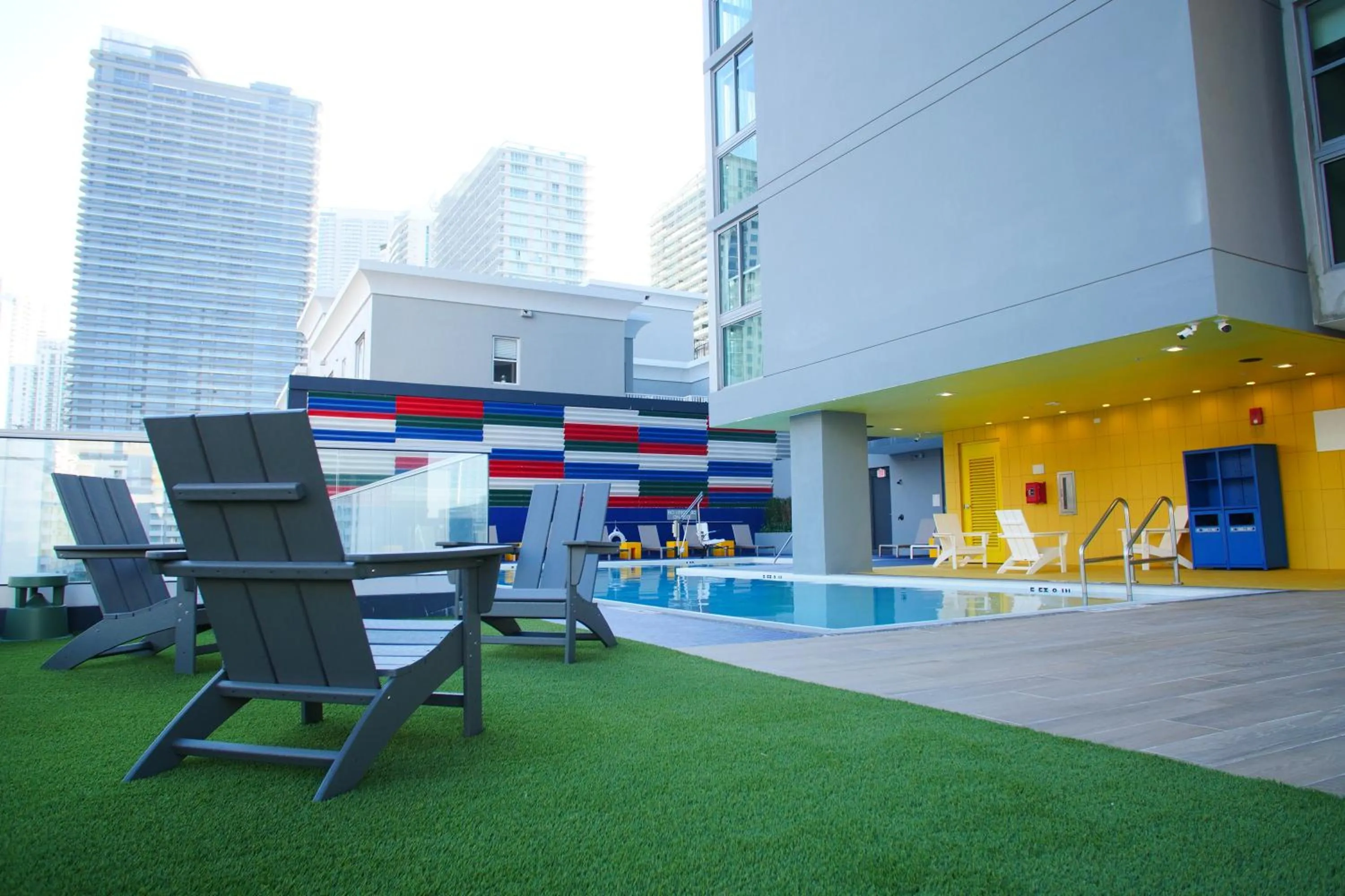 Swimming pool in Hotel Indigo Miami Brickell by IHG
