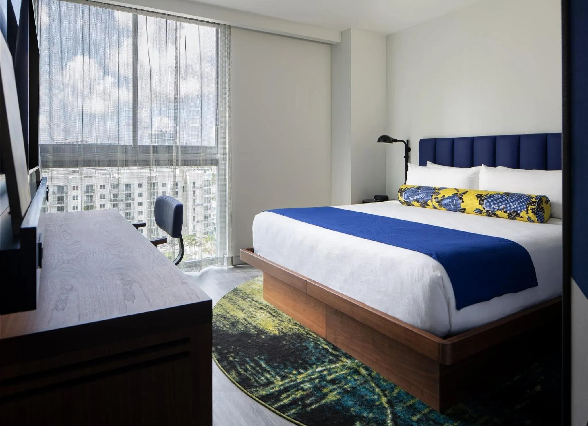 Photo of the whole room, Bed in Hotel Indigo Miami Brickell by IHG
