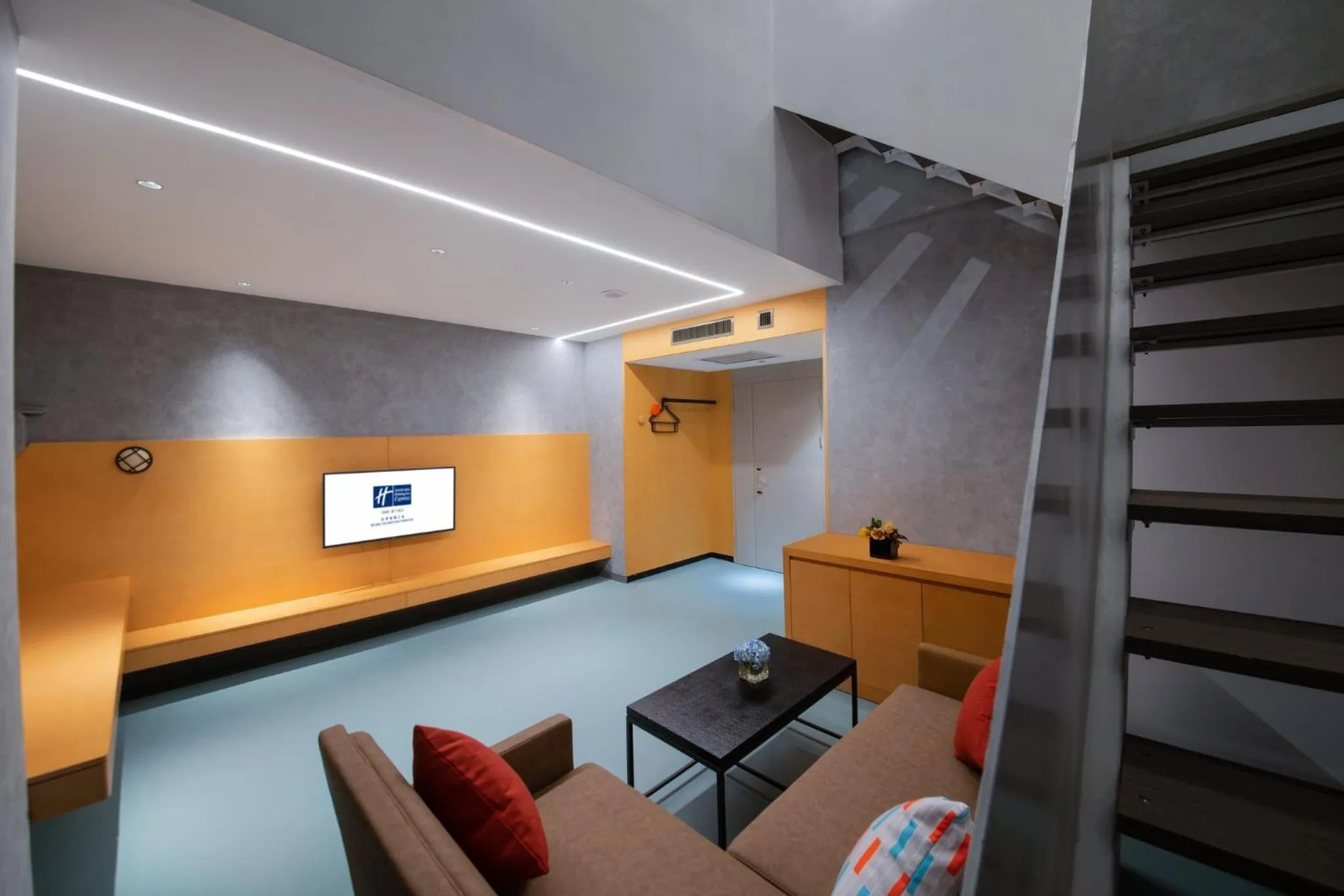 Photo of the whole room, Bed in Holiday Inn Express Beijing Shijingshan Lakeview by IHG