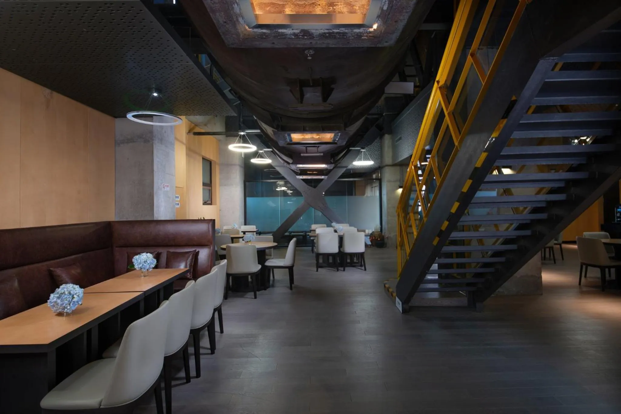 Restaurant/places to eat in Holiday Inn Express Beijing Shijingshan Lakeview by IHG