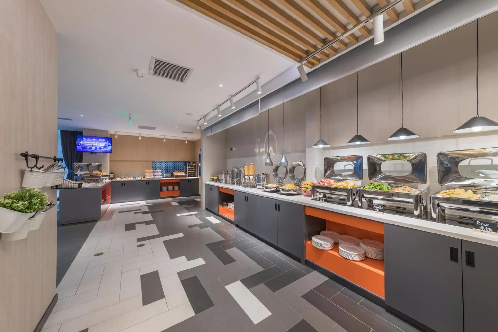 Breakfast in Holiday Inn Express Beijing Shijingshan Lakeview by IHG