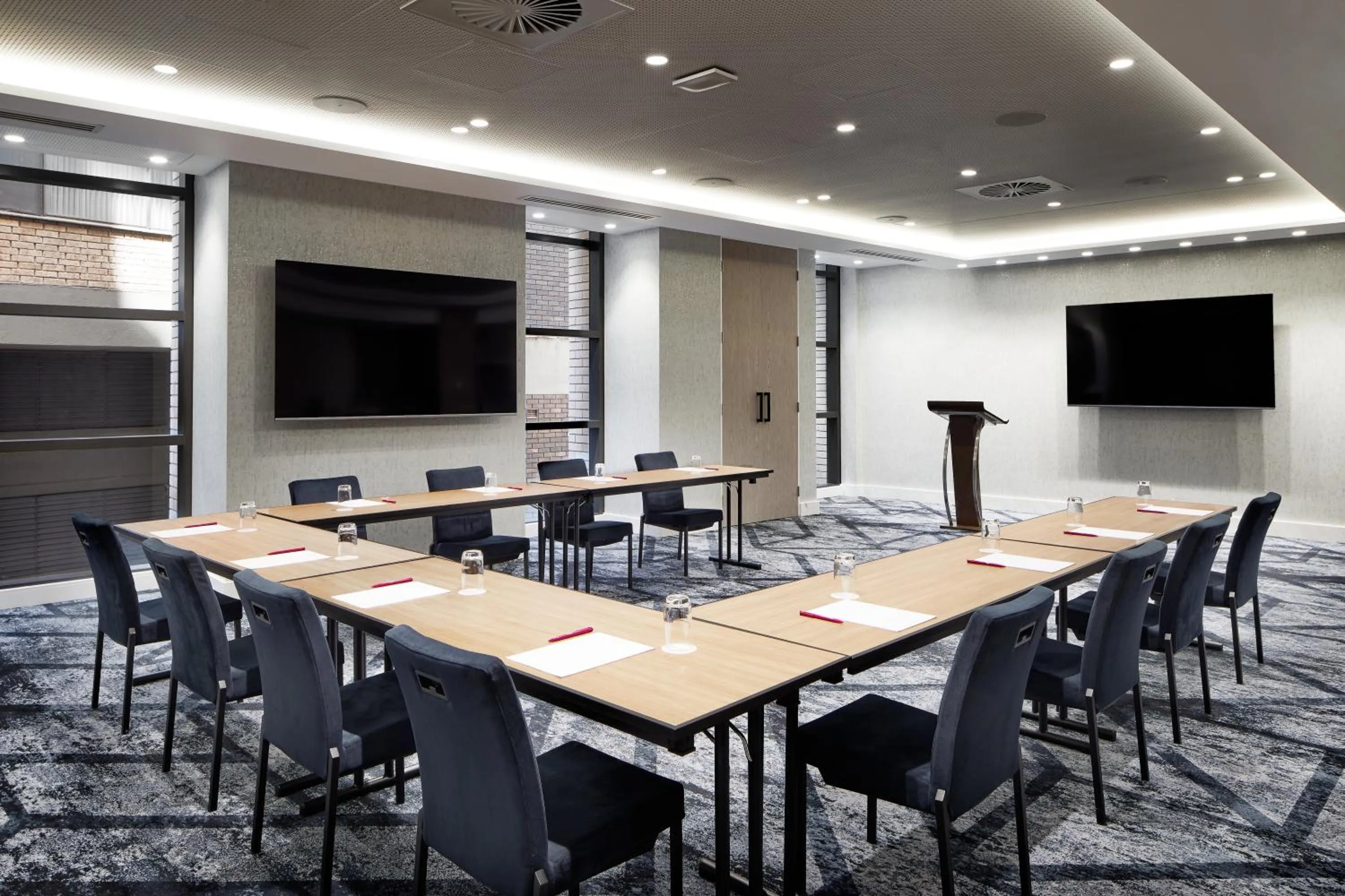Meeting/conference room in Crowne Plaza Sydney Darling Harbour by IHG