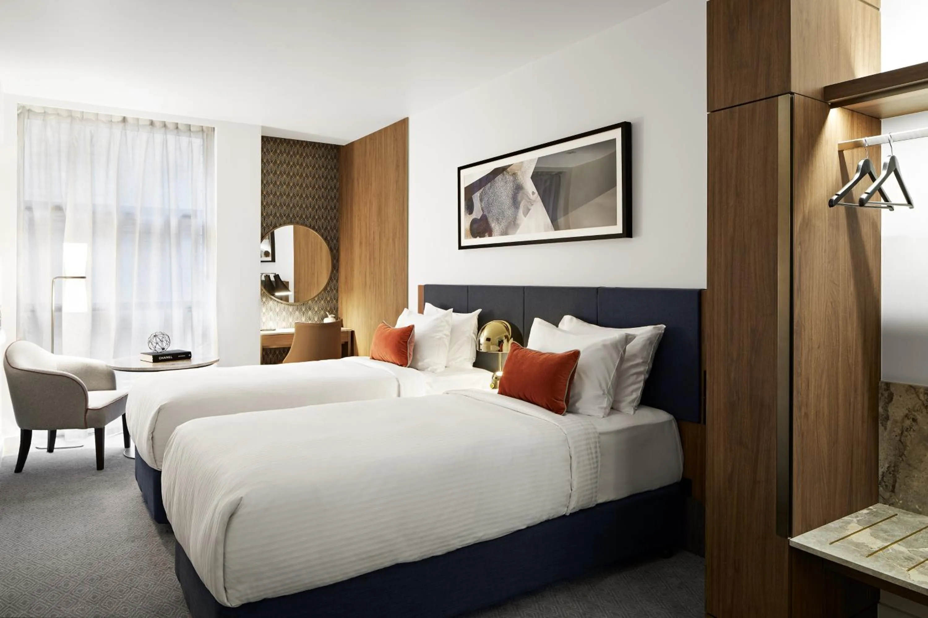 Photo of the whole room, Bed in Crowne Plaza Sydney Darling Harbour by IHG