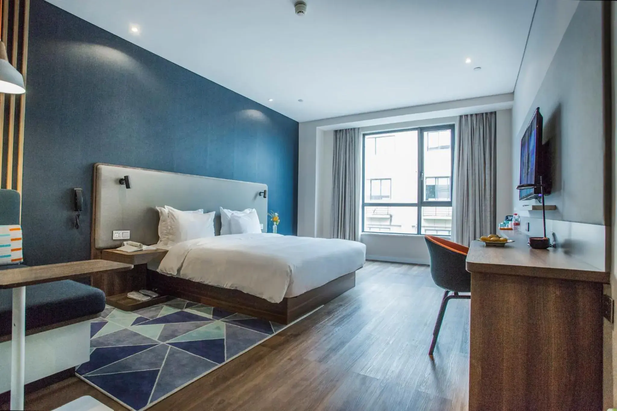 Standard King Room with Garden View in Holiday Inn Express Hangzhou Xixi Tourism Zone, an IHG Hotel Standard King Room with Garden View in Holiday Inn Express Hangzhou Xixi Tourism Zone, an IHG Hotel