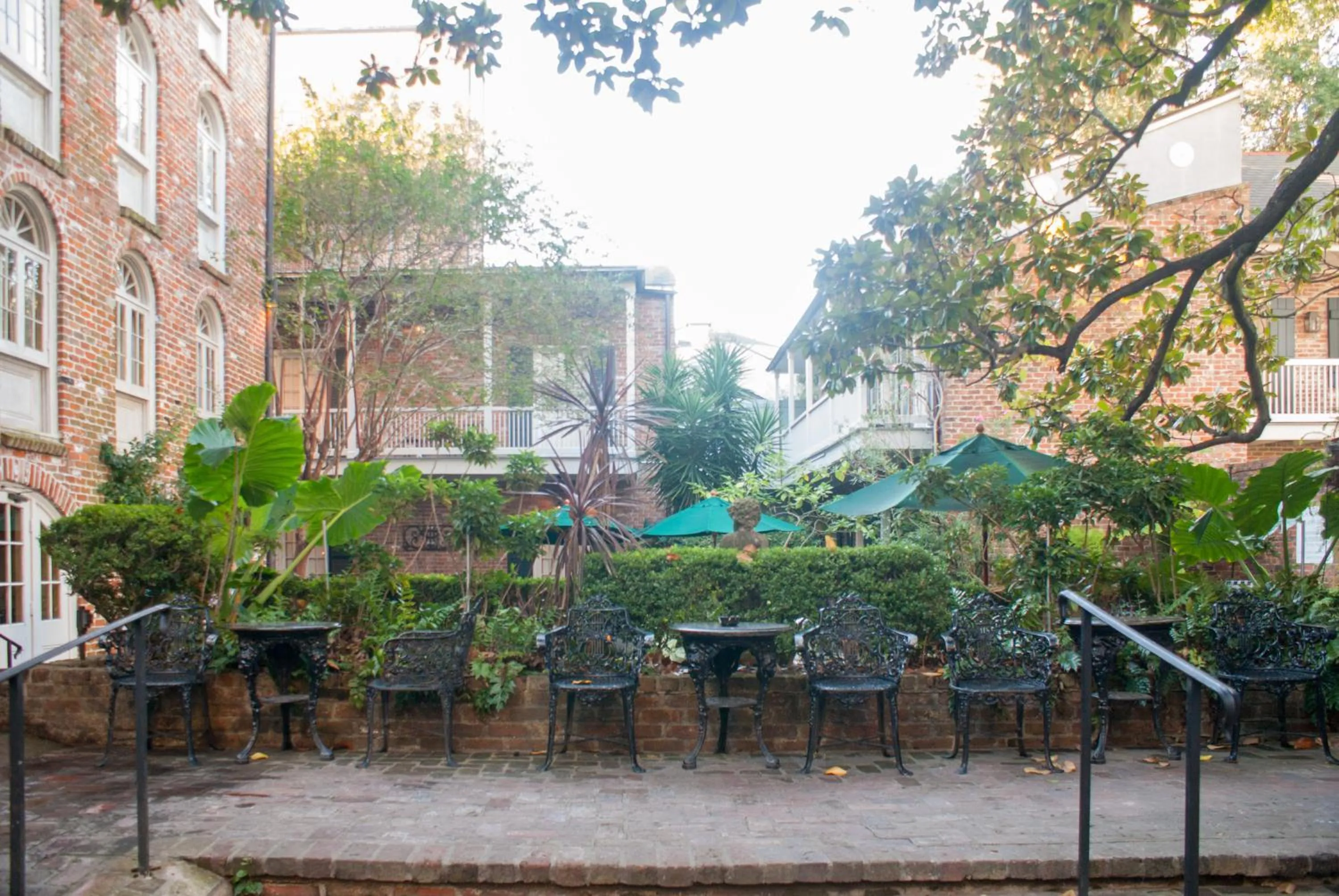 Facade/entrance in Place D'Armes Hotel