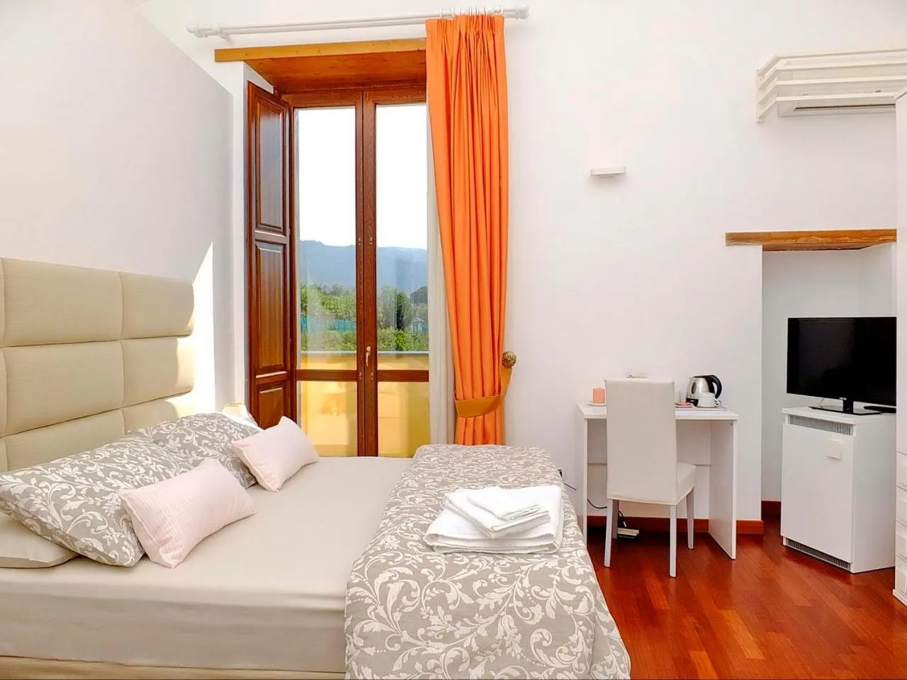 Photo of the whole room, Bed in B&B Villa Elisa